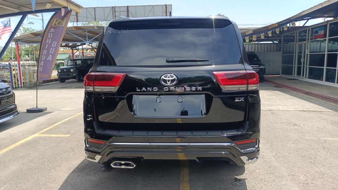 TOYOTA LAND CRUISER 300 3.5P ZX 3444 10AT 7S 2534KM — view 2