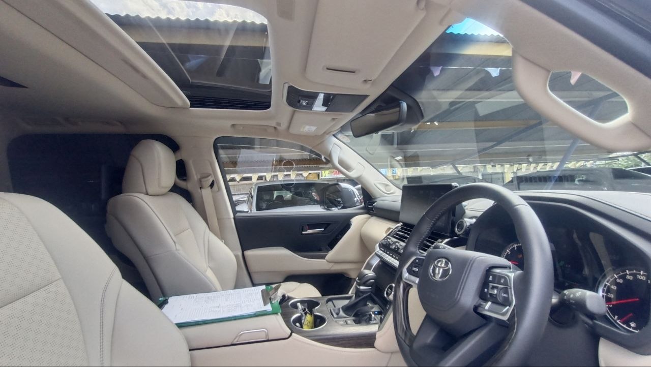 TOYOTA LAND CRUISER 300 3.5P ZX 3444 10AT 7S 2534KM — view 5