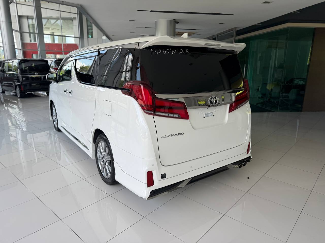 TOYOTA "ALPHARD 2.5 (3BA) S TYPE GOLD LL 2493 7TIP-CVT 7S 58559 KM" — view 2