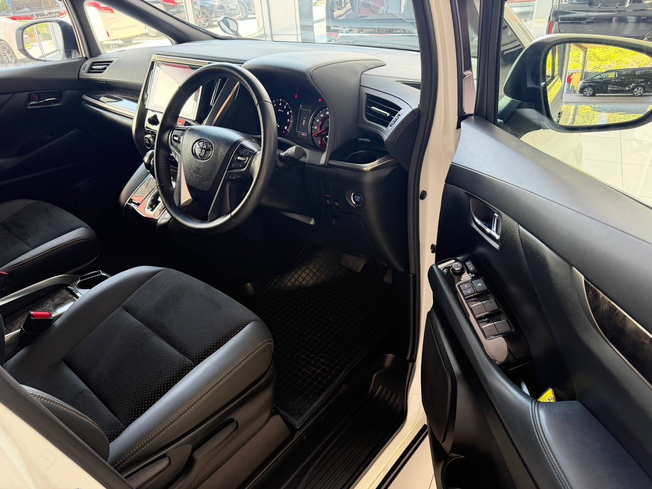 TOYOTA "ALPHARD 2.5 (3BA) S TYPE GOLD LL 2493 7TIP-CVT 7S 58559 KM" — view 3