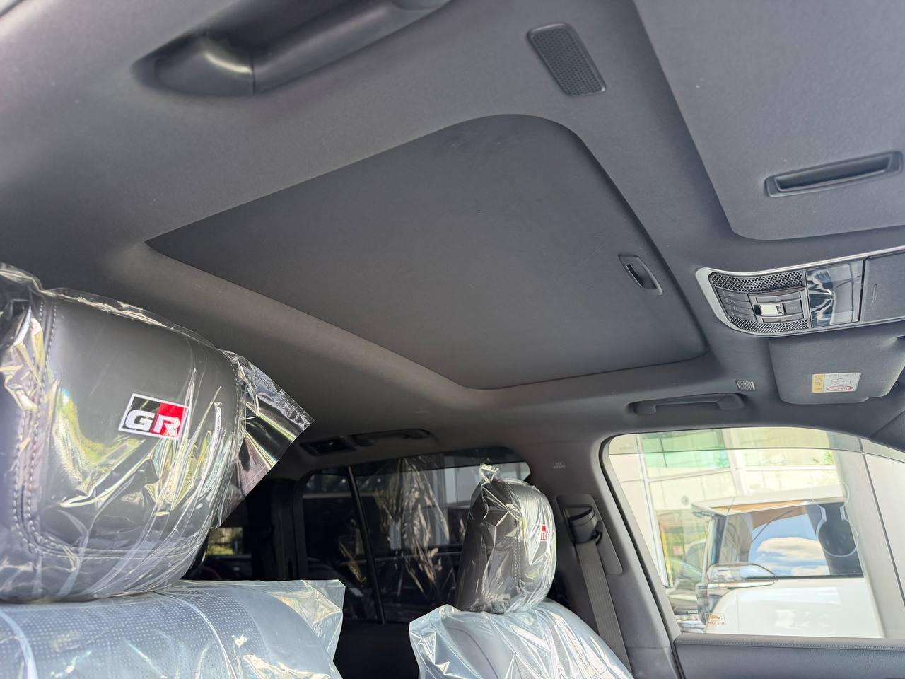 TOYOTA "LAND CRUISER GR SPORT 300 3.5P 3444 10TIP 7 SEATER 23384 KM" — view 4