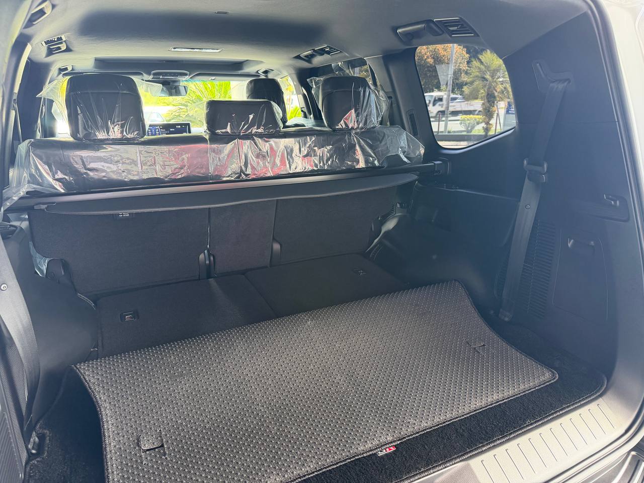 TOYOTA "LAND CRUISER GR SPORT 300 3.5P 3444 10TIP 7 SEATER 23384 KM" — view 6