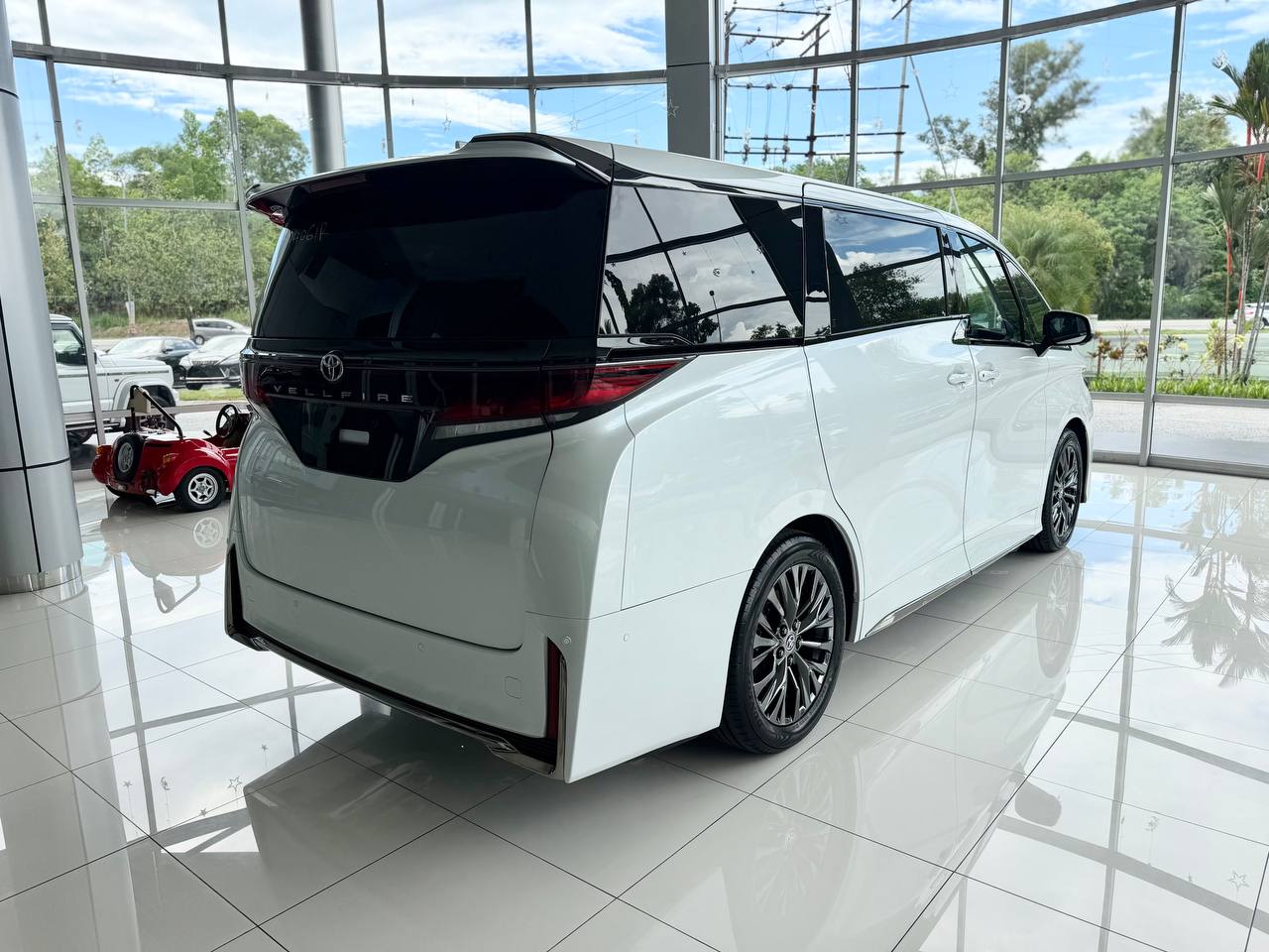 TOYOTA "VELLFIRE 2.4Z PREMIER (5BA) 2393 8TIP 7S 38 KM (BRAND NEW)" — view 2