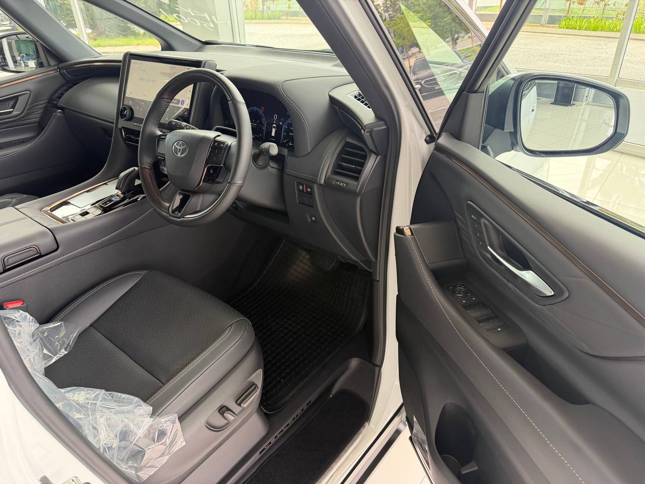 TOYOTA "VELLFIRE 2.4Z PREMIER (5BA) 2393 8TIP 7S 38 KM (BRAND NEW)" — view 3