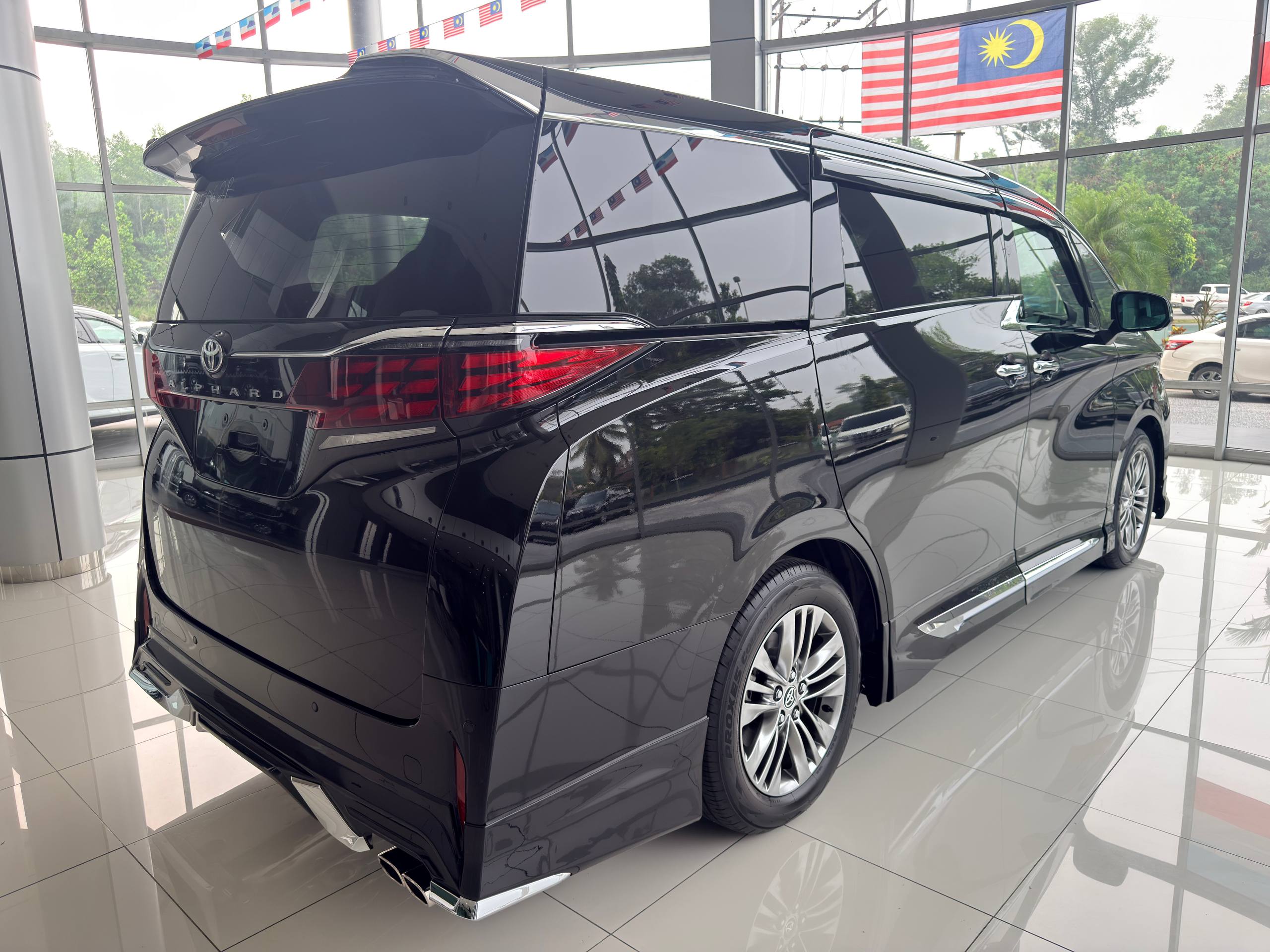 TOYOTA "ALPHARD 2.5Z (3BA) 2493 7TIP-CVT 7S 840 KM (BRAND NEW)" — view 3