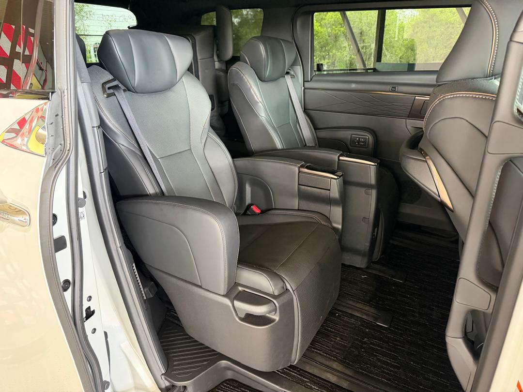 TOYOTA "ALPHARD 2.5Z (3BA) 2493 7TIP-CVT 7S 7413 KM (DEMO UNIT)" — view 4