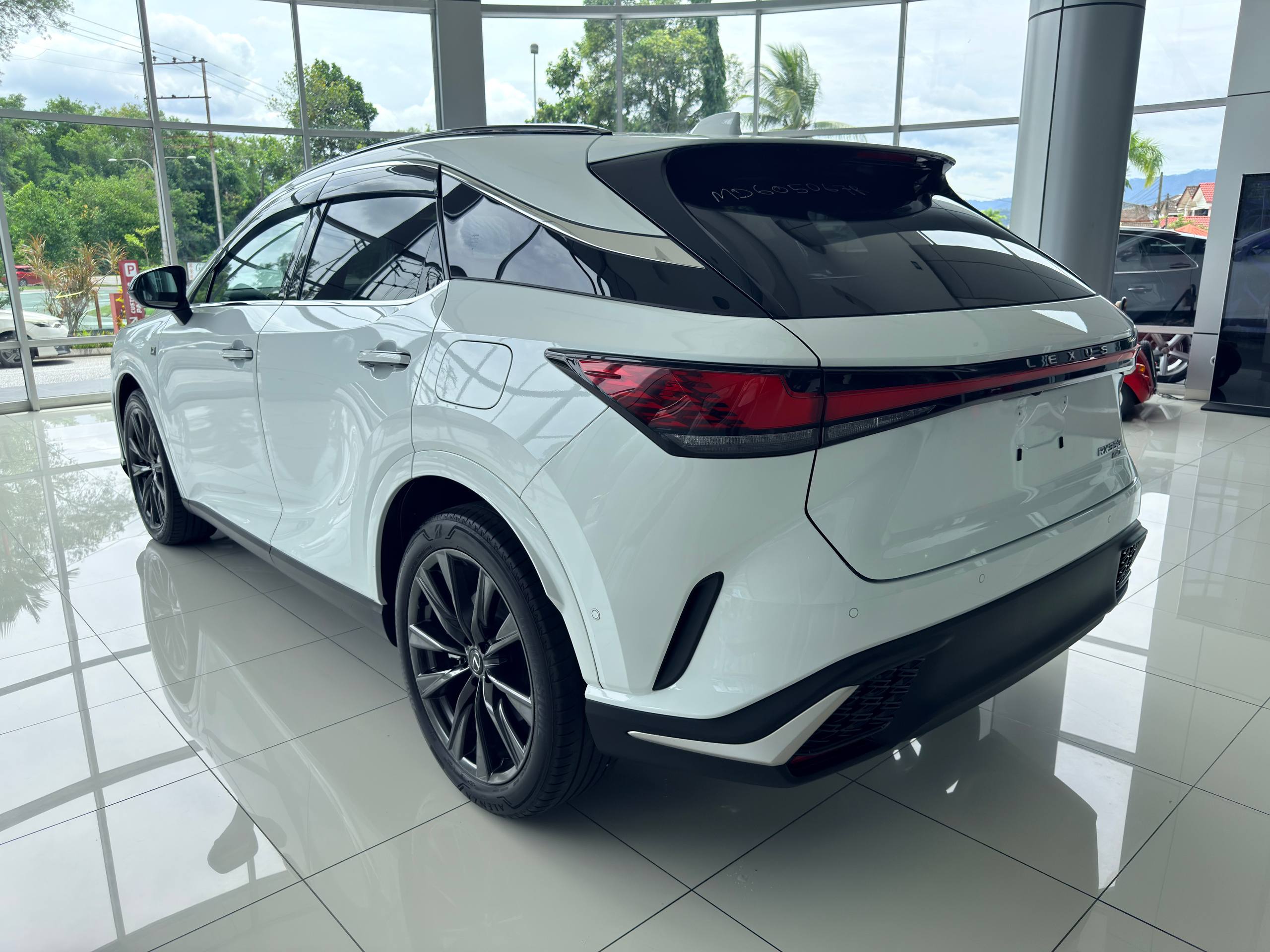 LEXUS "RX350 F SPORT 2393 8SMT AWD 30700 KM" — view 2