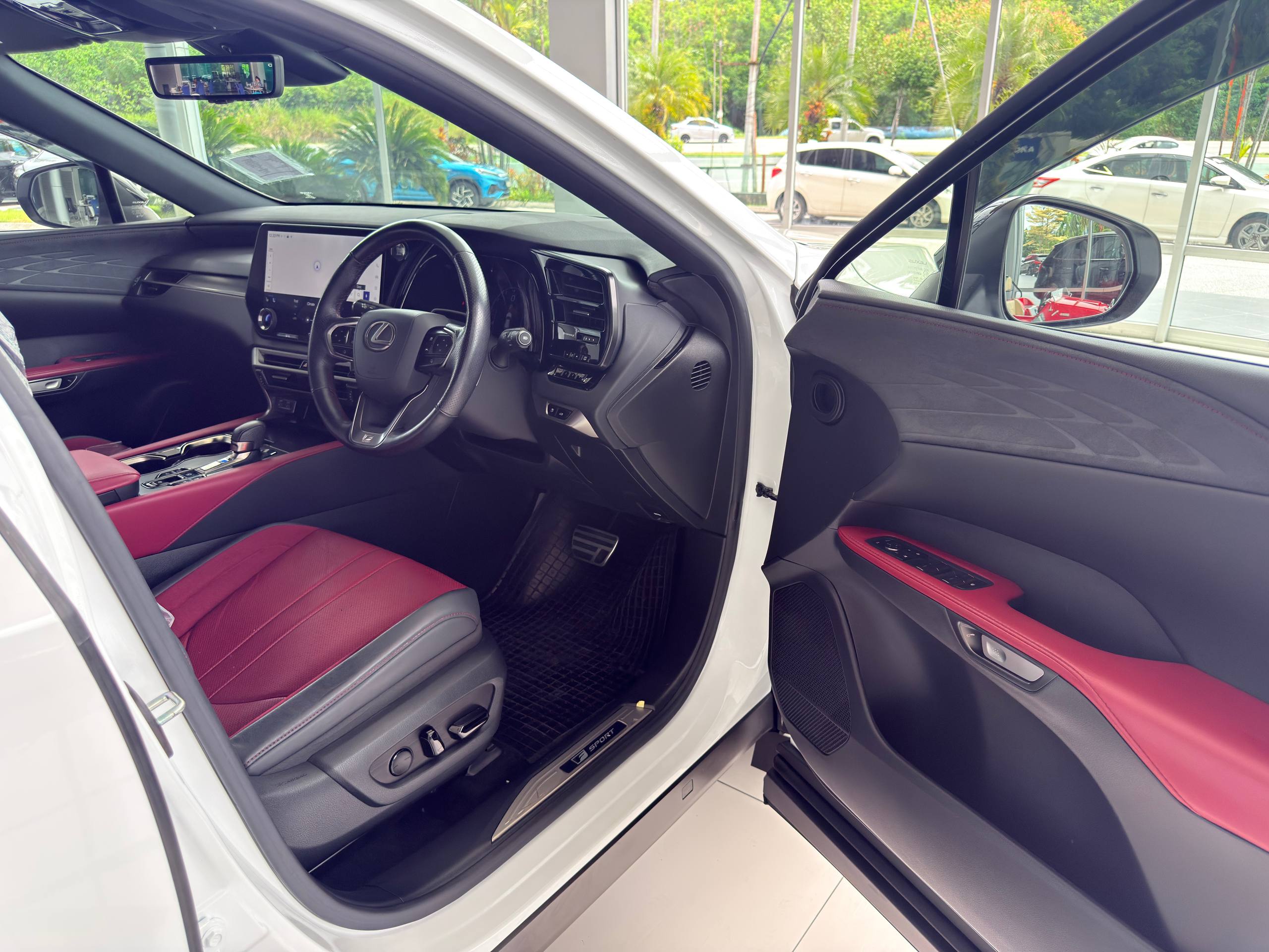 LEXUS "RX350 F SPORT 2393 8SMT AWD 30700 KM" — view 3