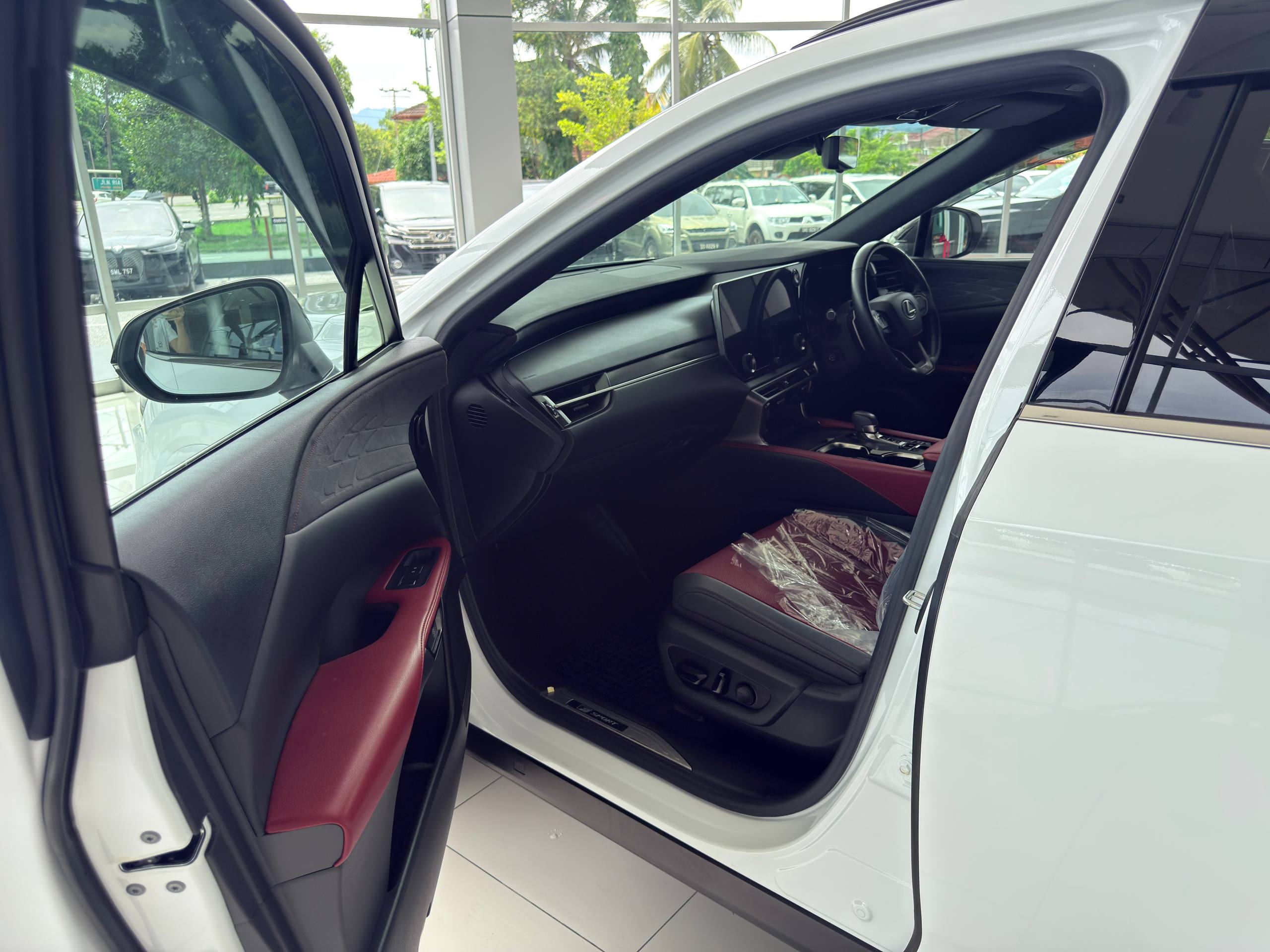LEXUS "RX350 F SPORT 2393 8SMT AWD 30700 KM" — view 4