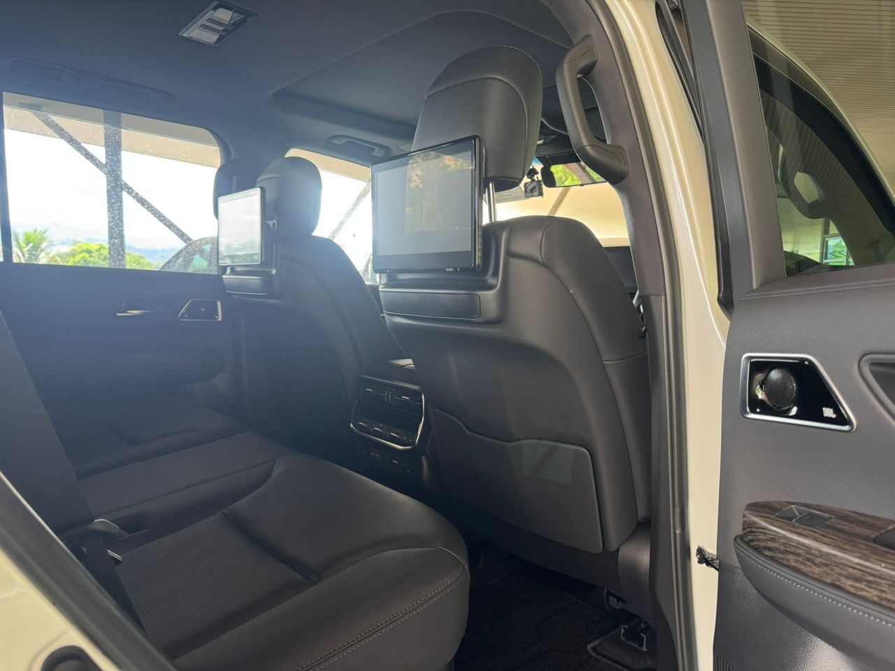 TOYOTA LAND CRUISER ZX 300 3.5P 3444 10TIP 7 SEATER 19207 KM — view 5