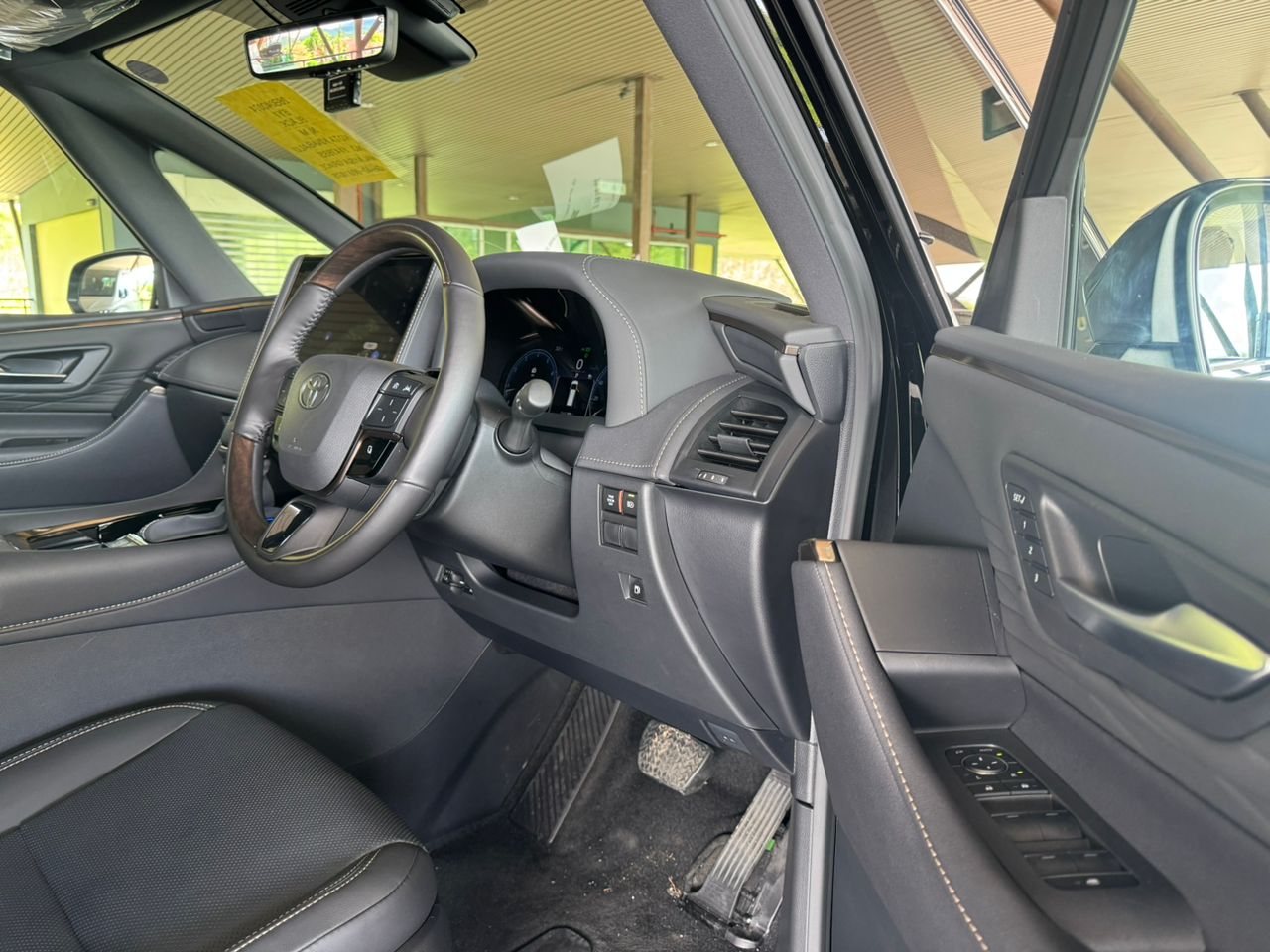 TOYOTA ALPHARD 2.5Z (3BA) 2493 7TIP-CVT 7S 6825 KM DEMO UNIT — view 3