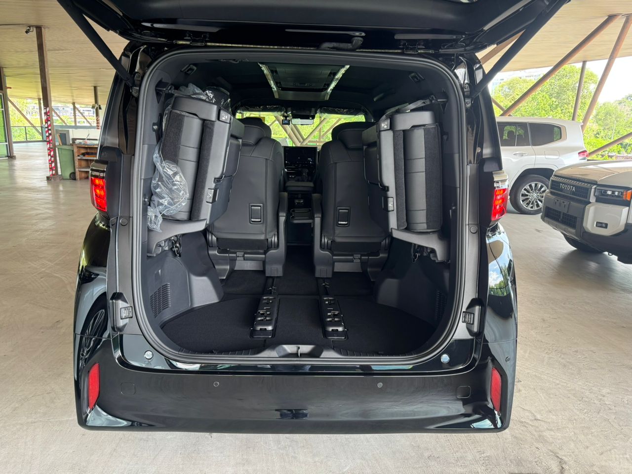 TOYOTA ALPHARD 2.5Z (3BA) 2493 7TIP-CVT 7S 6825 KM DEMO UNIT — view 6