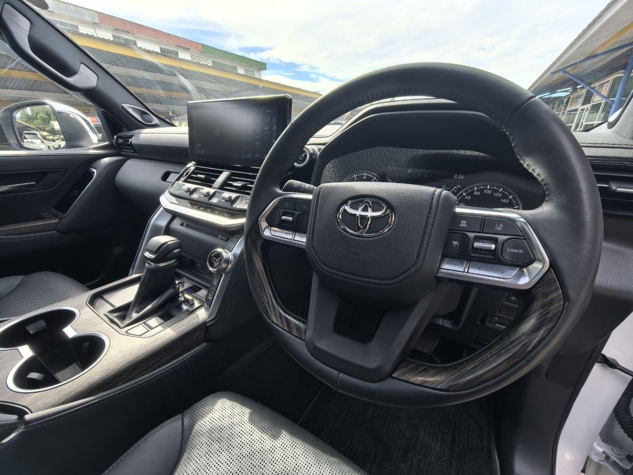 TOYOTA (3BA-VJA300W) LAND CRUISER 300 3.5P ZX 3444 10AT 7S 12318KM . — view 8