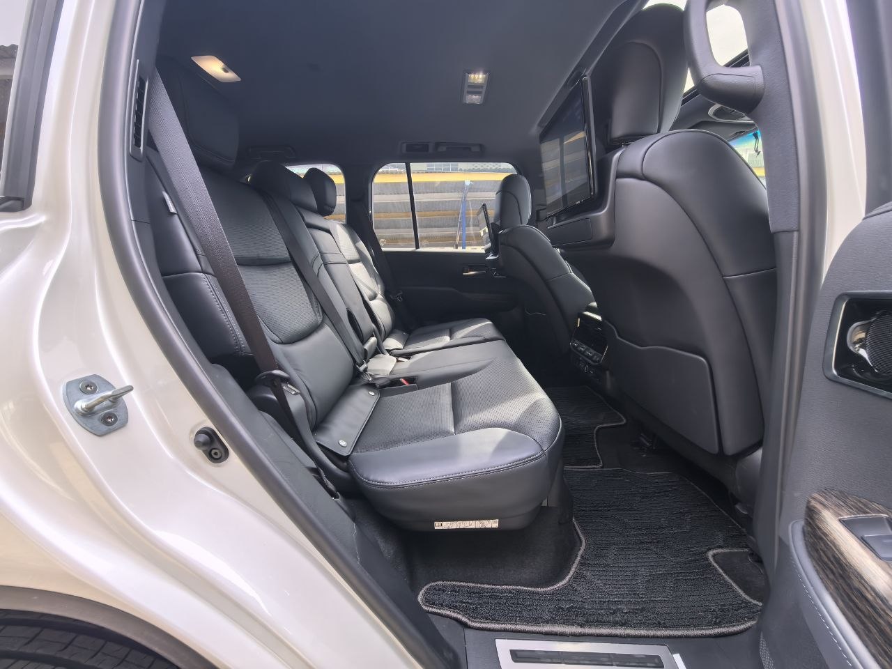 TOYOTA (3BA-VJA300W) LAND CRUISER 300 3.5P ZX 3444 10AT 7S 12318KM . — view 6