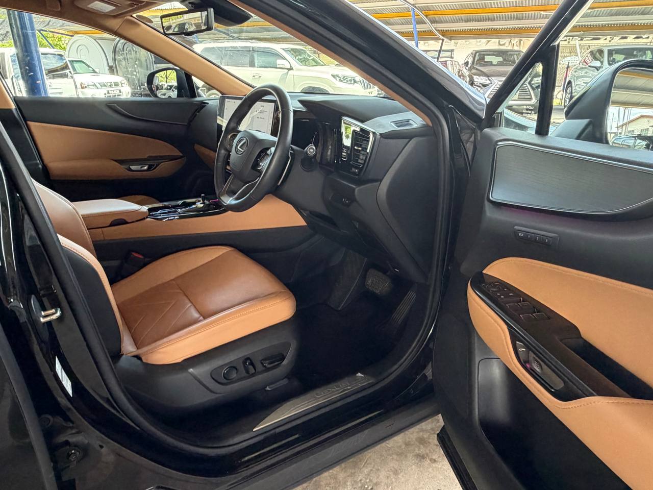 5BA-AAZA20 NX250 VERSION L 2.5P 2487 8AT-TIP 5S 29513KM. — view 6