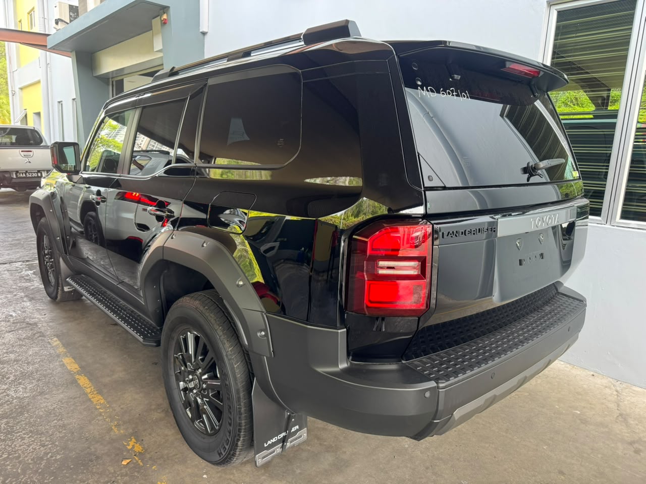 TOYOTA LAND CRUISER 250 2.8D VX 2754 8TIP 7 SEATER 6722KM(DEMO UNIT) — view 2