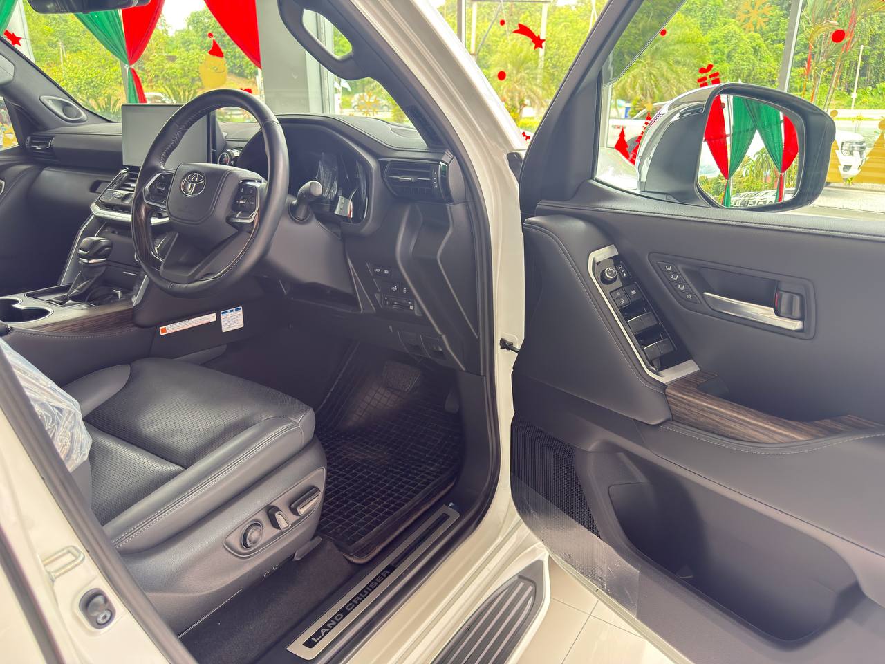 TOYOTA "LAND CRUISER ZX 300 3.3D 3345 10AT 5S 13778KM " — view 5