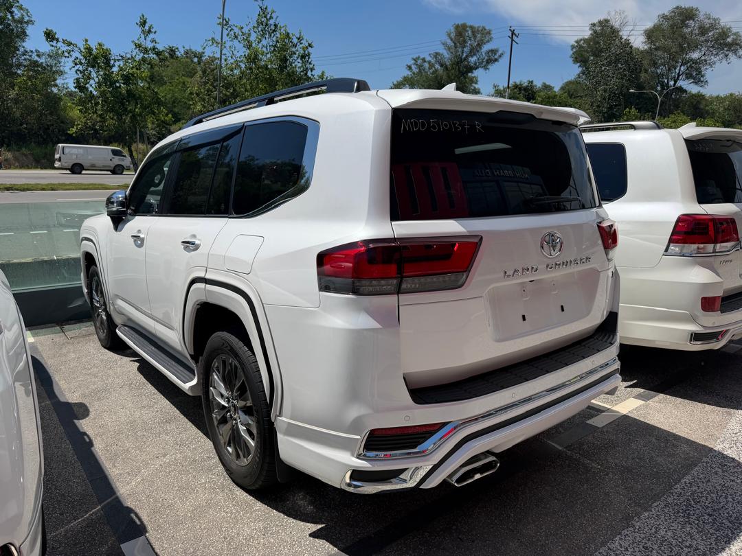 TOYOTA "LAND CRUISER ZX 300 3.3D 3345 10AT 5S 21251KM " — view 2
