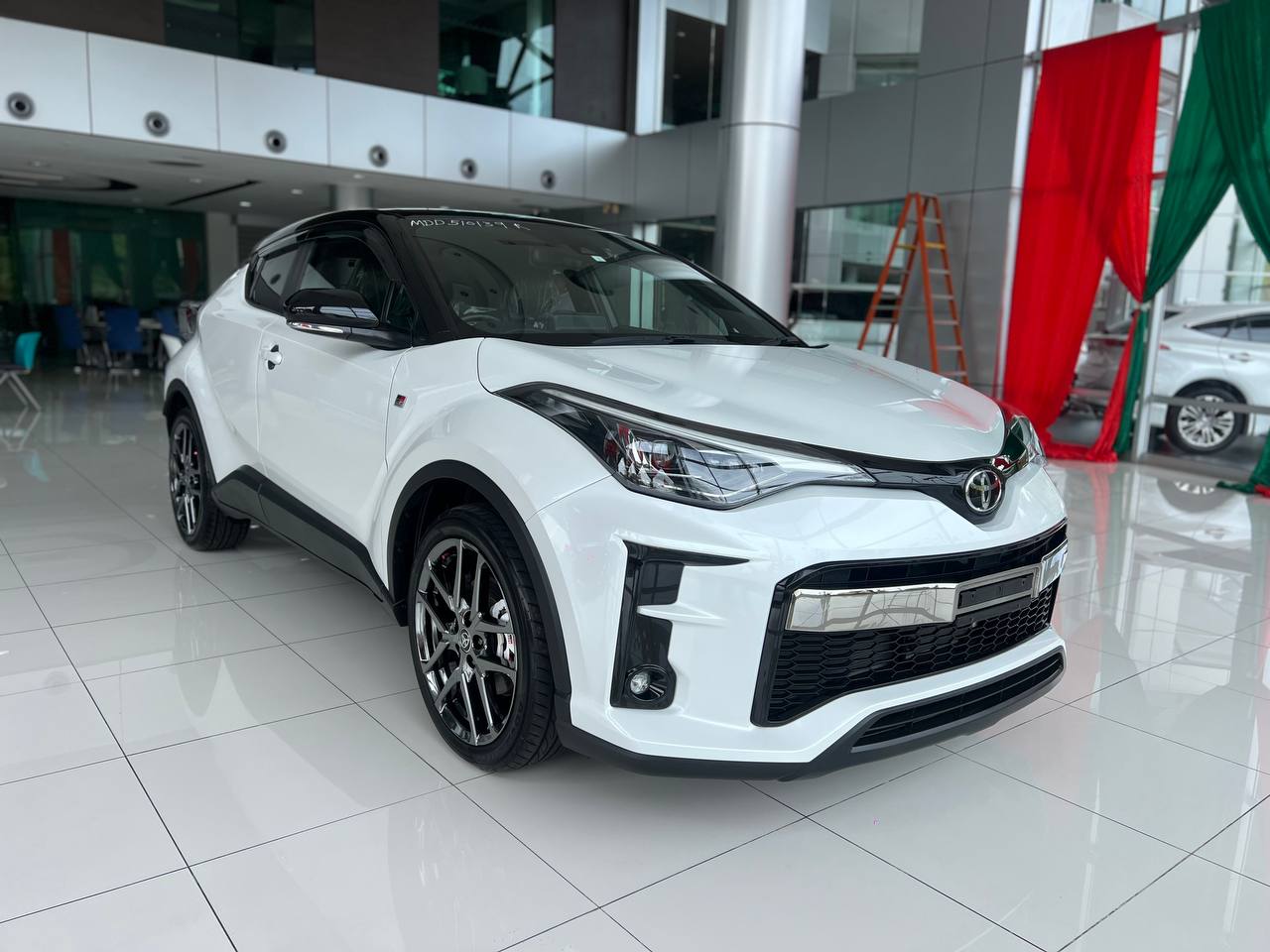 TOYOTA "C-HR GR-SPORT 1196 7AT CVT JP 17431KM " — view 1
