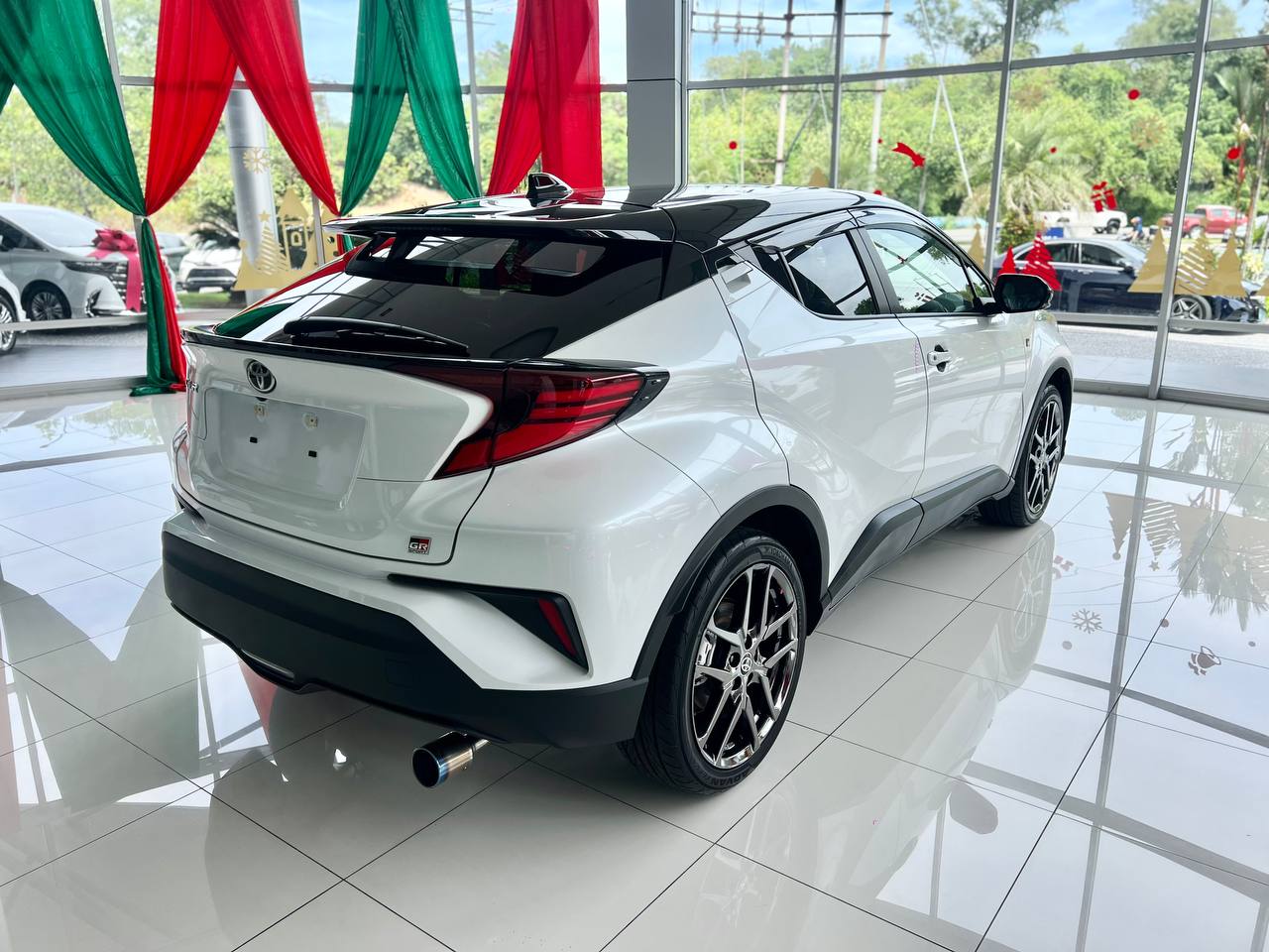 TOYOTA "C-HR GR-SPORT 1196 7AT CVT JP 17431KM " — view 2