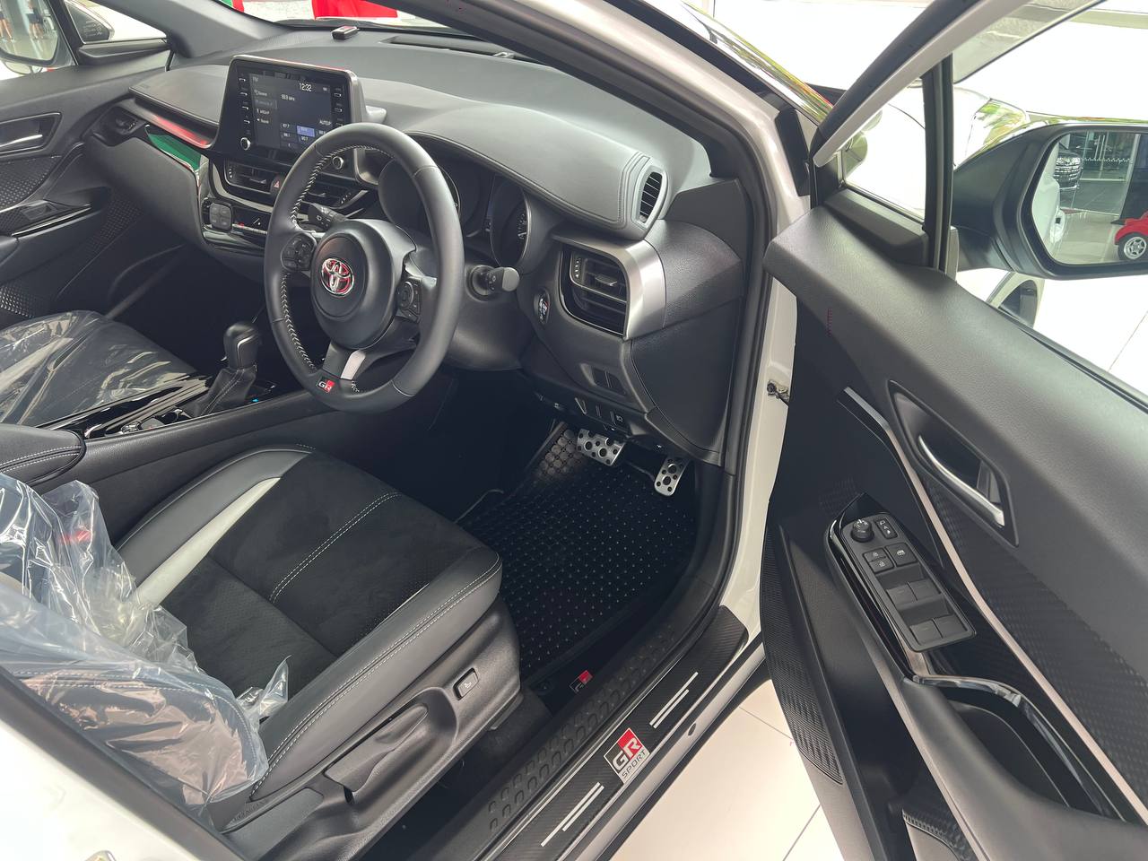 TOYOTA "C-HR GR-SPORT 1196 7AT CVT JP 17431KM " — view 3