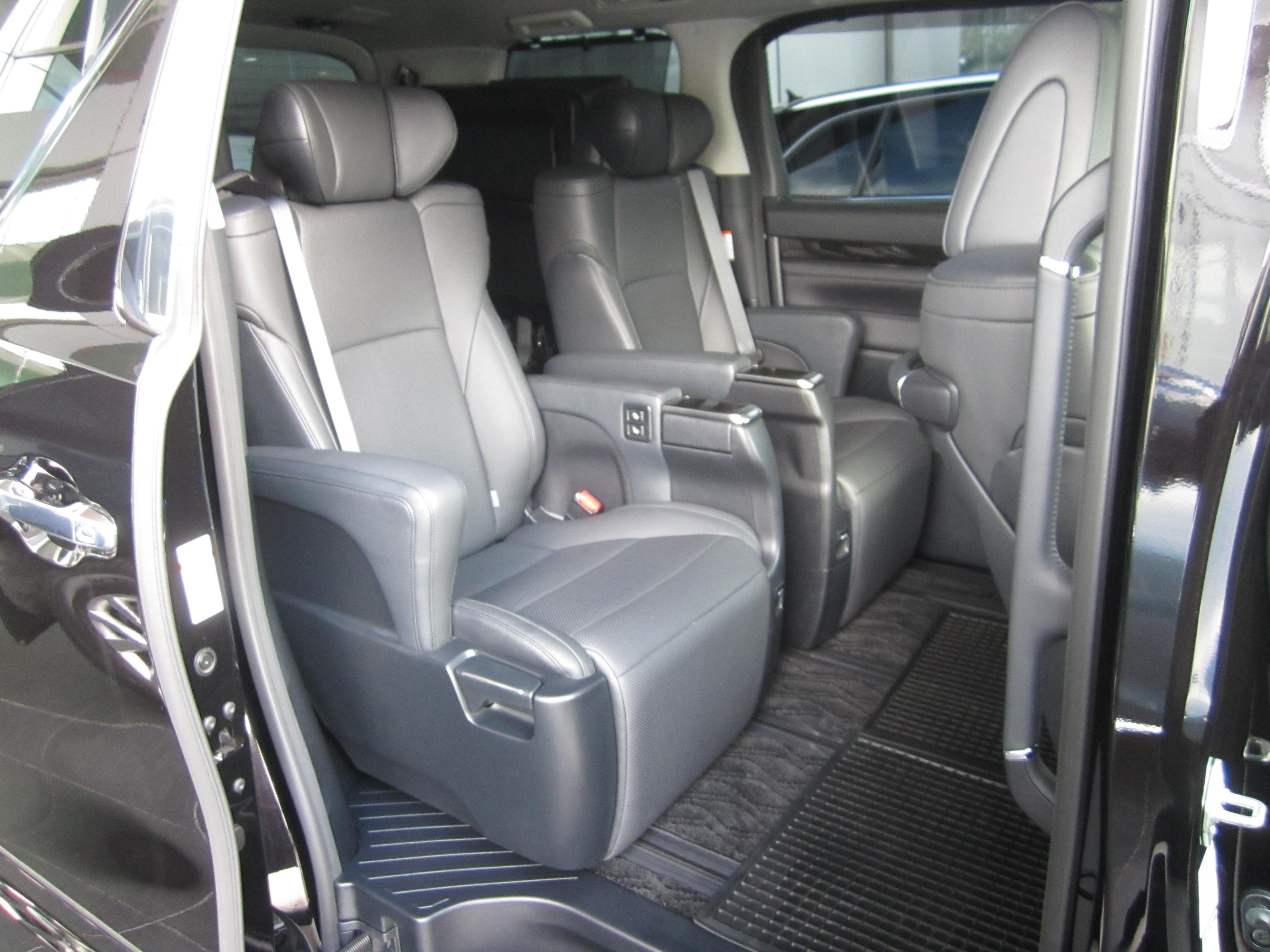 TOYOTA VELLFIRE 3.5 NEW.MOD 3456 6TIP 3.5ZA G-EDITION 7S 4WD — view 5