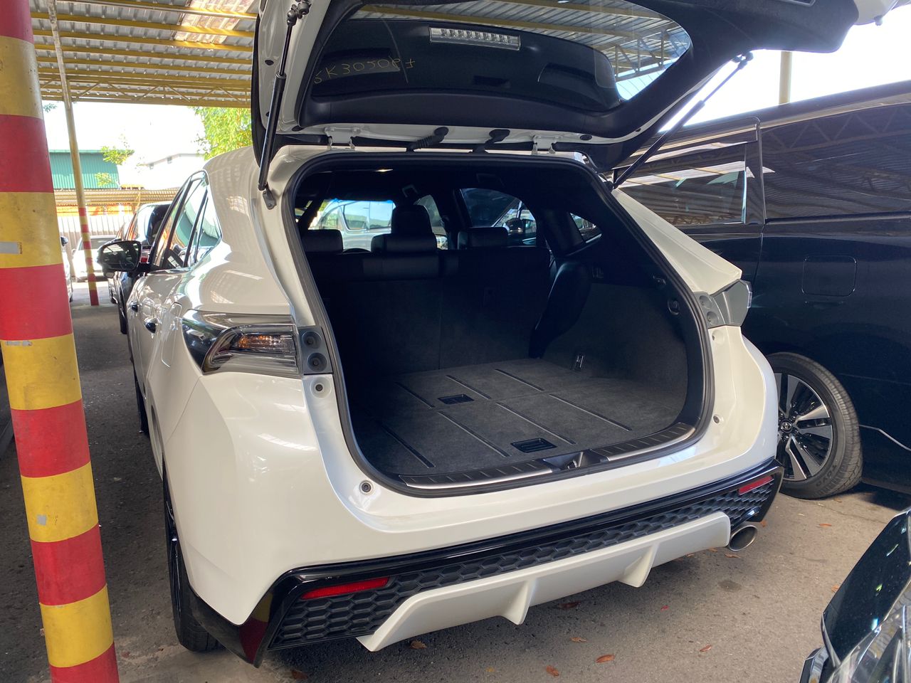 TOYOTA "HARRIER 2.0 GR 1986 7CVT-TIP 51XXXKM" — view 4