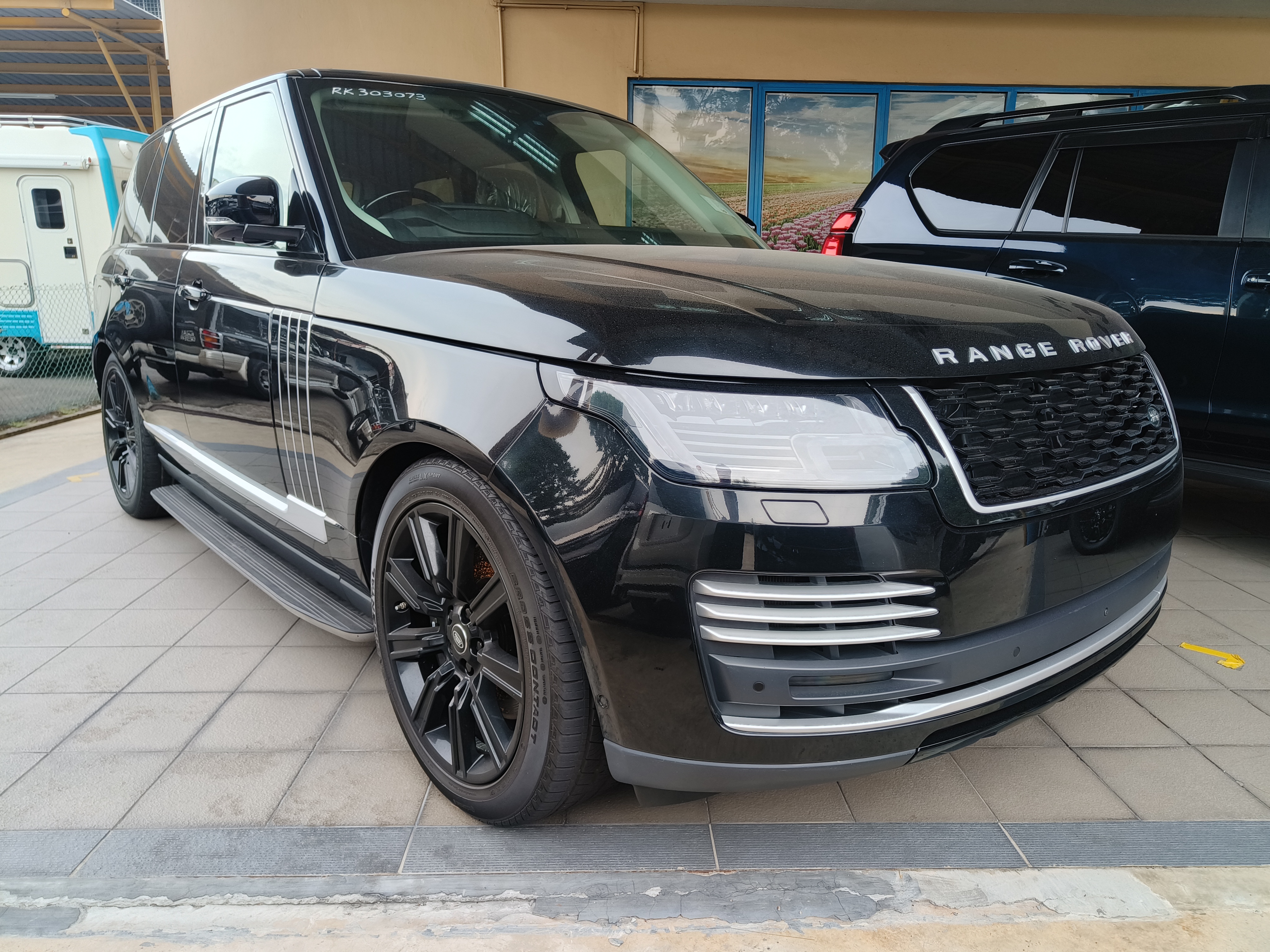 LAND ROVER "RANGE ROVER VOGUE P400 3.0P 4 SEATER 2996 8SMT AUTOBIOGRAPHY UK 35648MILES" — view 1