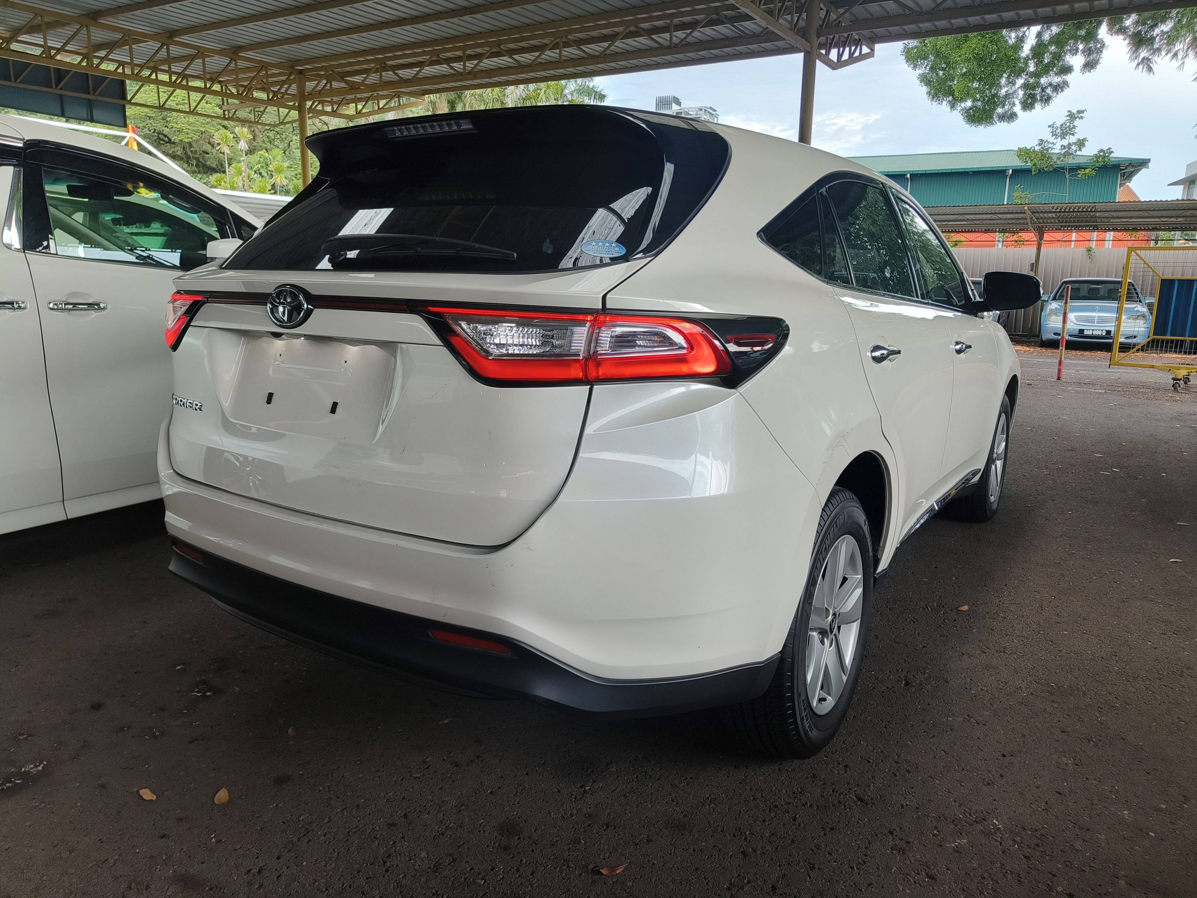 TOYOTA "HARRIER 2.0 PREMIUM 1986 7CVT-TIP 49886KM" — view 2