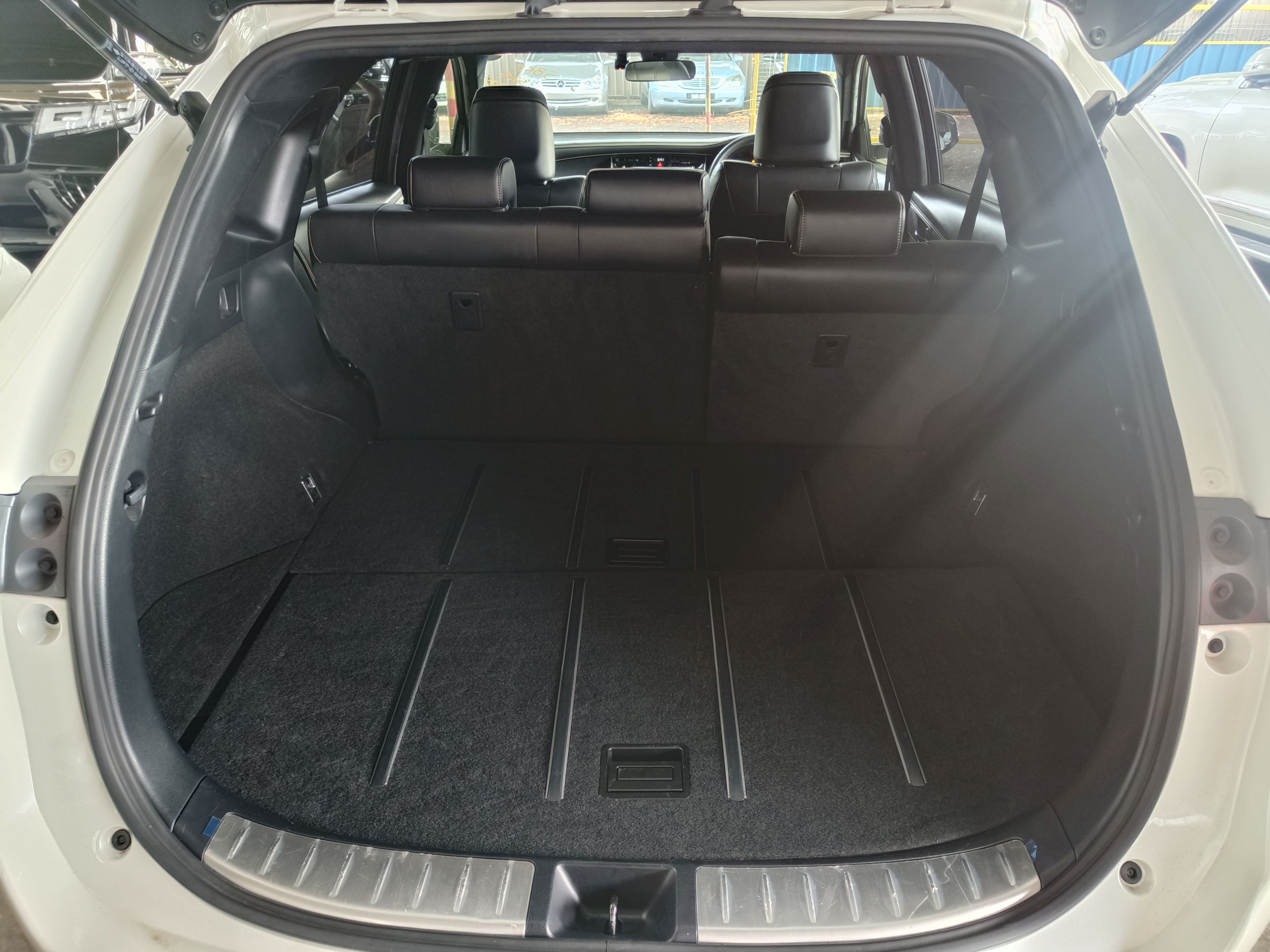 TOYOTA "HARRIER 2.0 PREMIUM 1986 7CVT-TIP 49886KM" — view 6