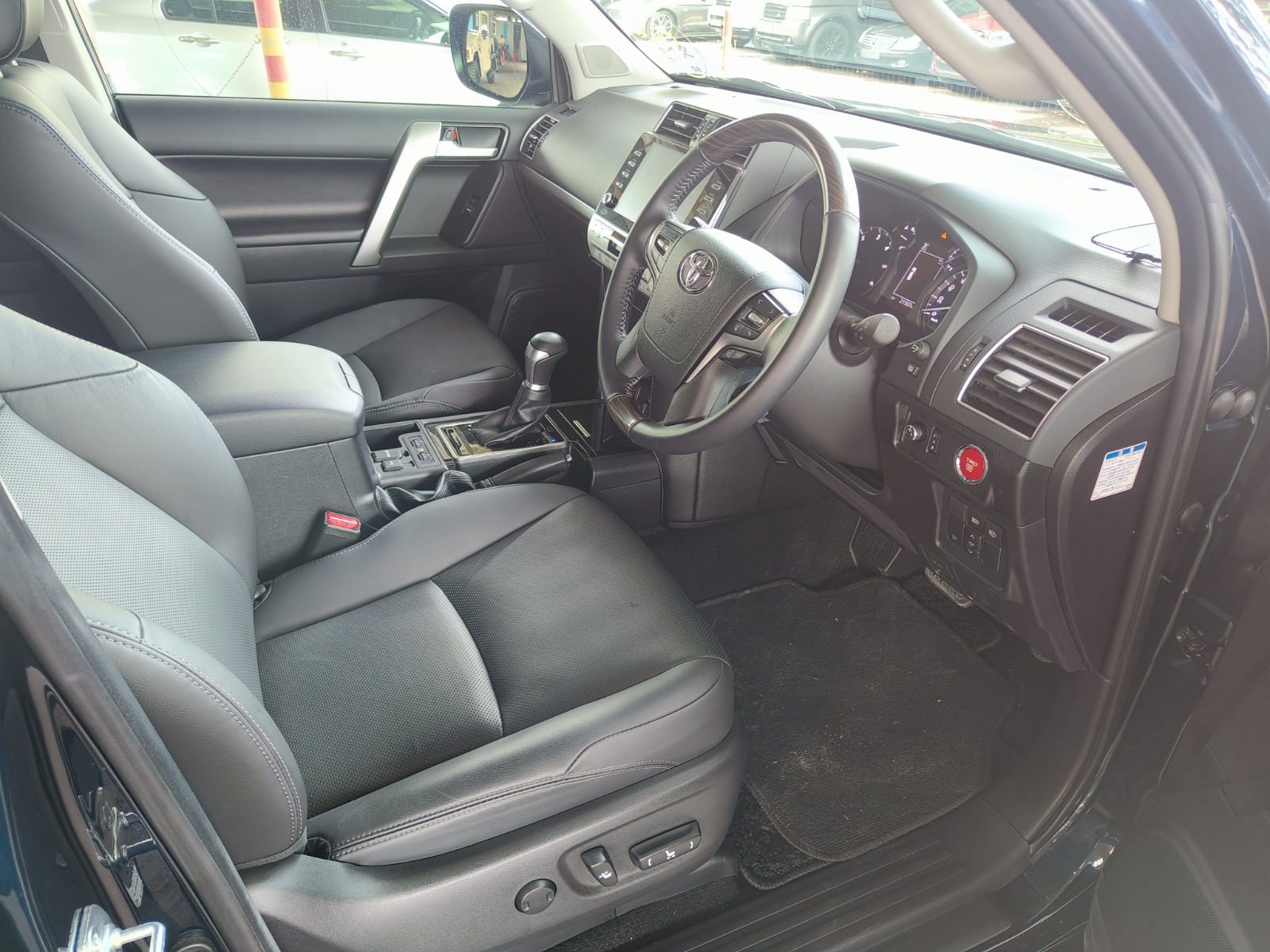 TOYOTA "LC PRADO 2.8D (2ND GEN) 2754 6TIP TX-L 7 SEATER 21462KM BLACK EDITION" — view 5