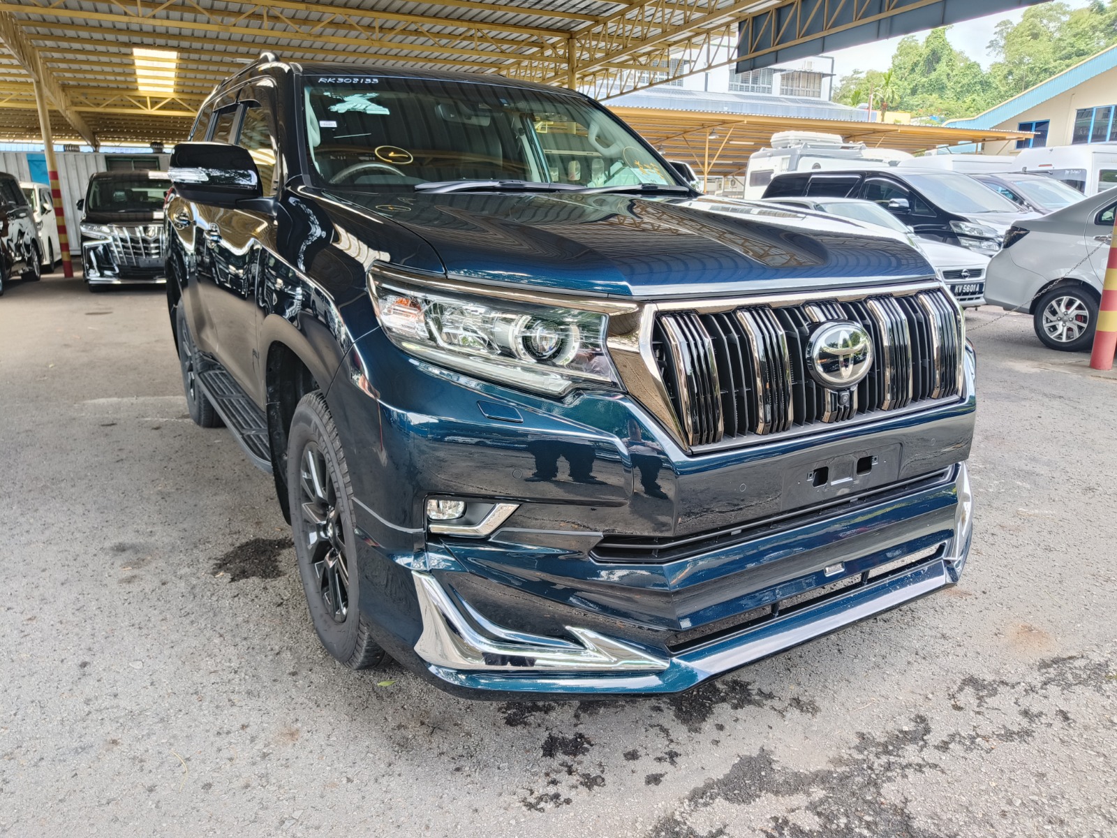 TOYOTA "LC PRADO 2.8D (2ND GEN) 2754 6TIP TX-L 7 SEATER 21462KM BLACK EDITION" — view 1