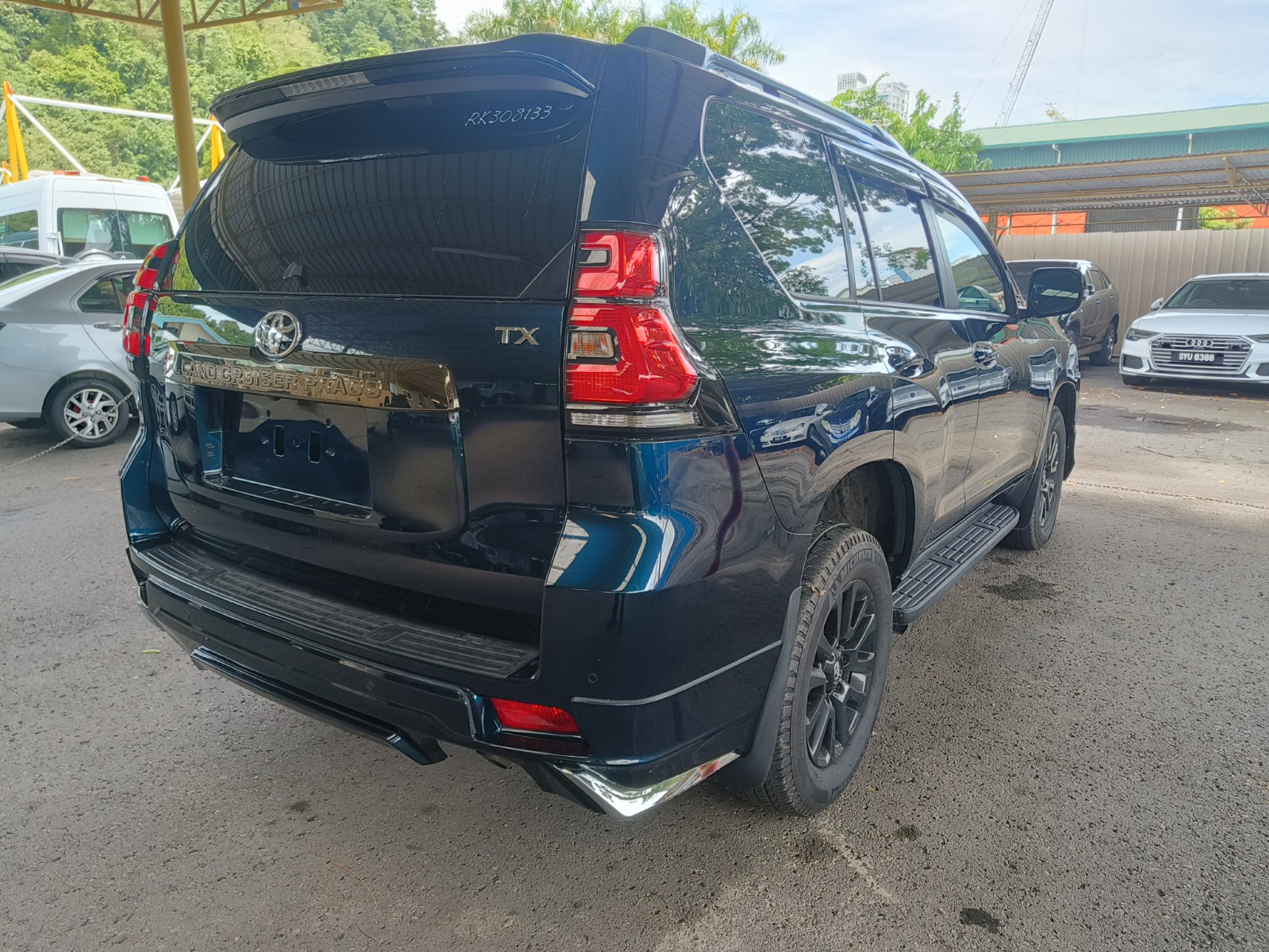 TOYOTA "LC PRADO 2.8D (2ND GEN) 2754 6TIP TX-L 7 SEATER 21462KM BLACK EDITION" — view 2