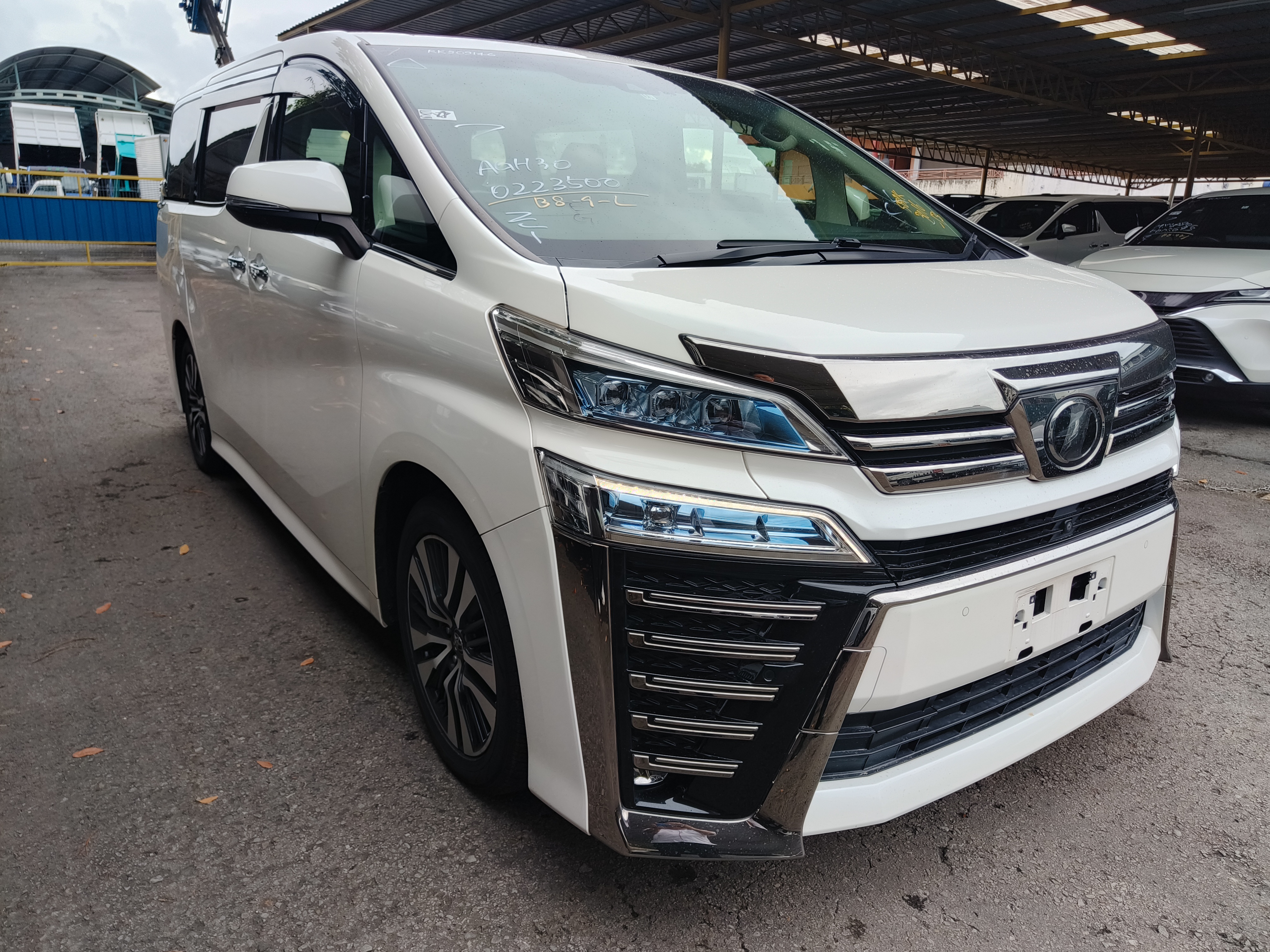 TOYOTA "VELLFIRE 2.5 NEW.MOD 2493 7TIP-CVT 2.5Z G-EDITION 7S FL 46946KM" — view 1