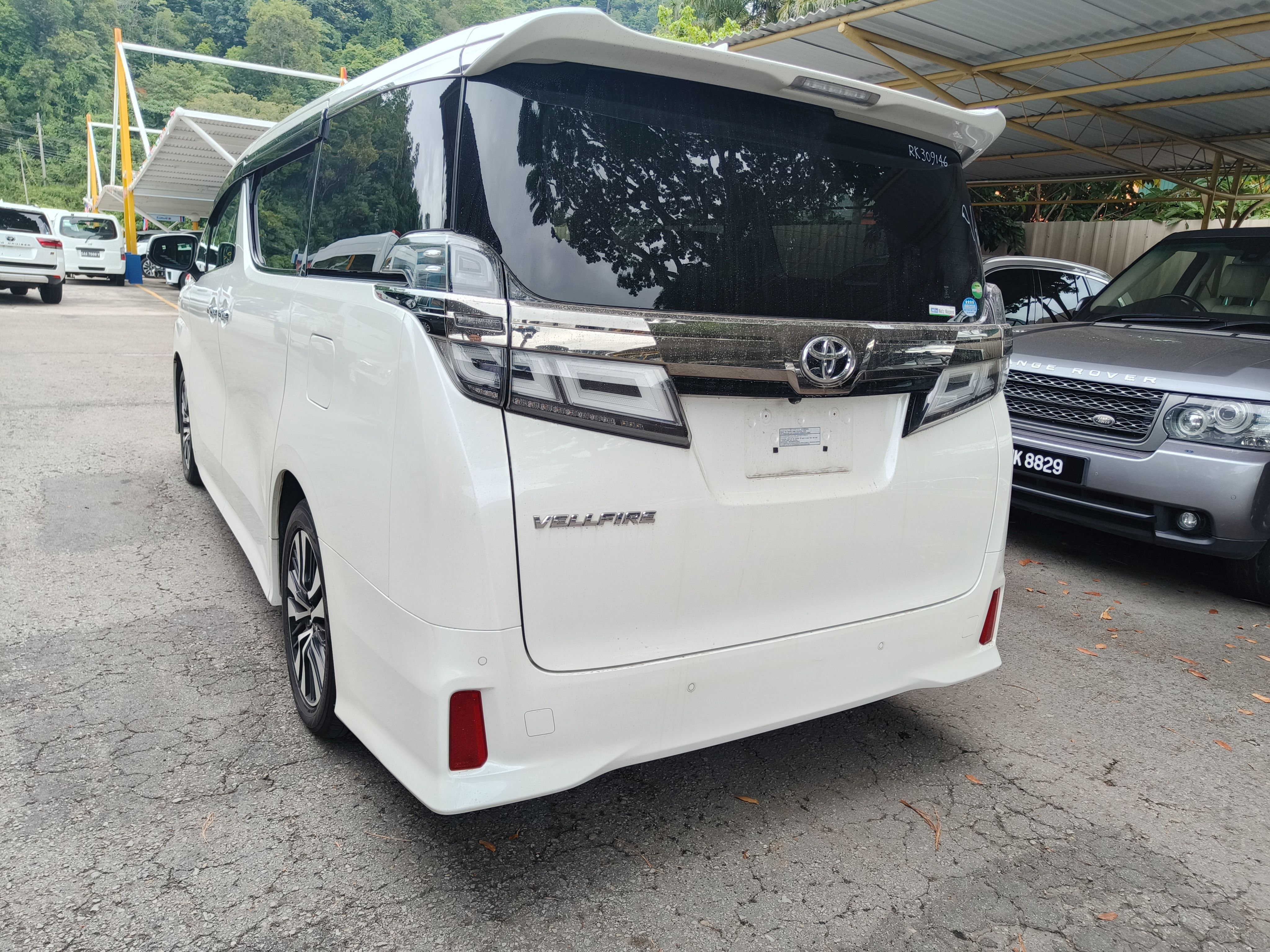 TOYOTA "VELLFIRE 2.5 NEW.MOD 2493 7TIP-CVT 2.5Z G-EDITION 7S FL 46946KM" — view 2