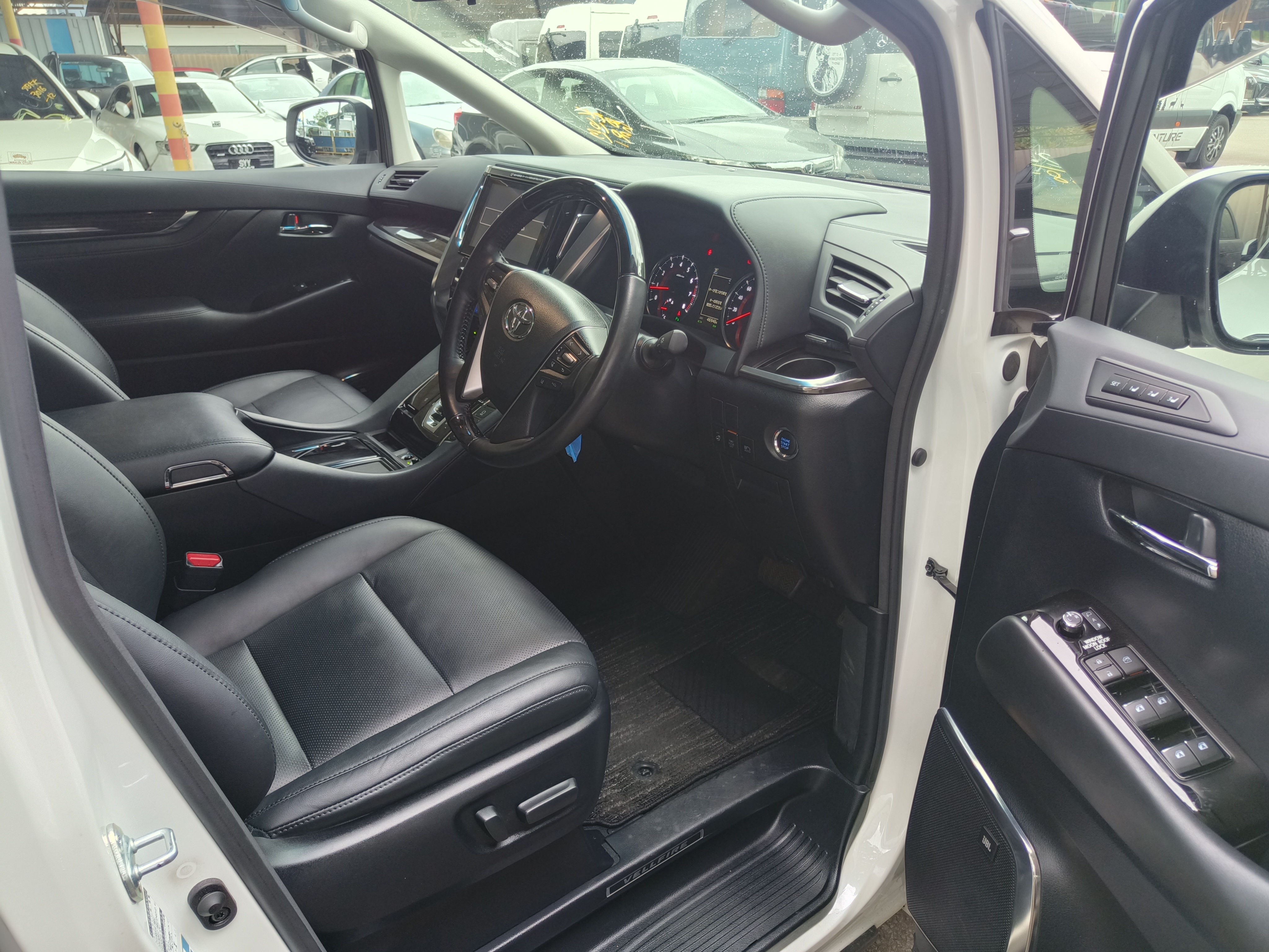 TOYOTA "VELLFIRE 2.5 NEW.MOD 2493 7TIP-CVT 2.5Z G-EDITION 7S FL 46946KM" — view 3