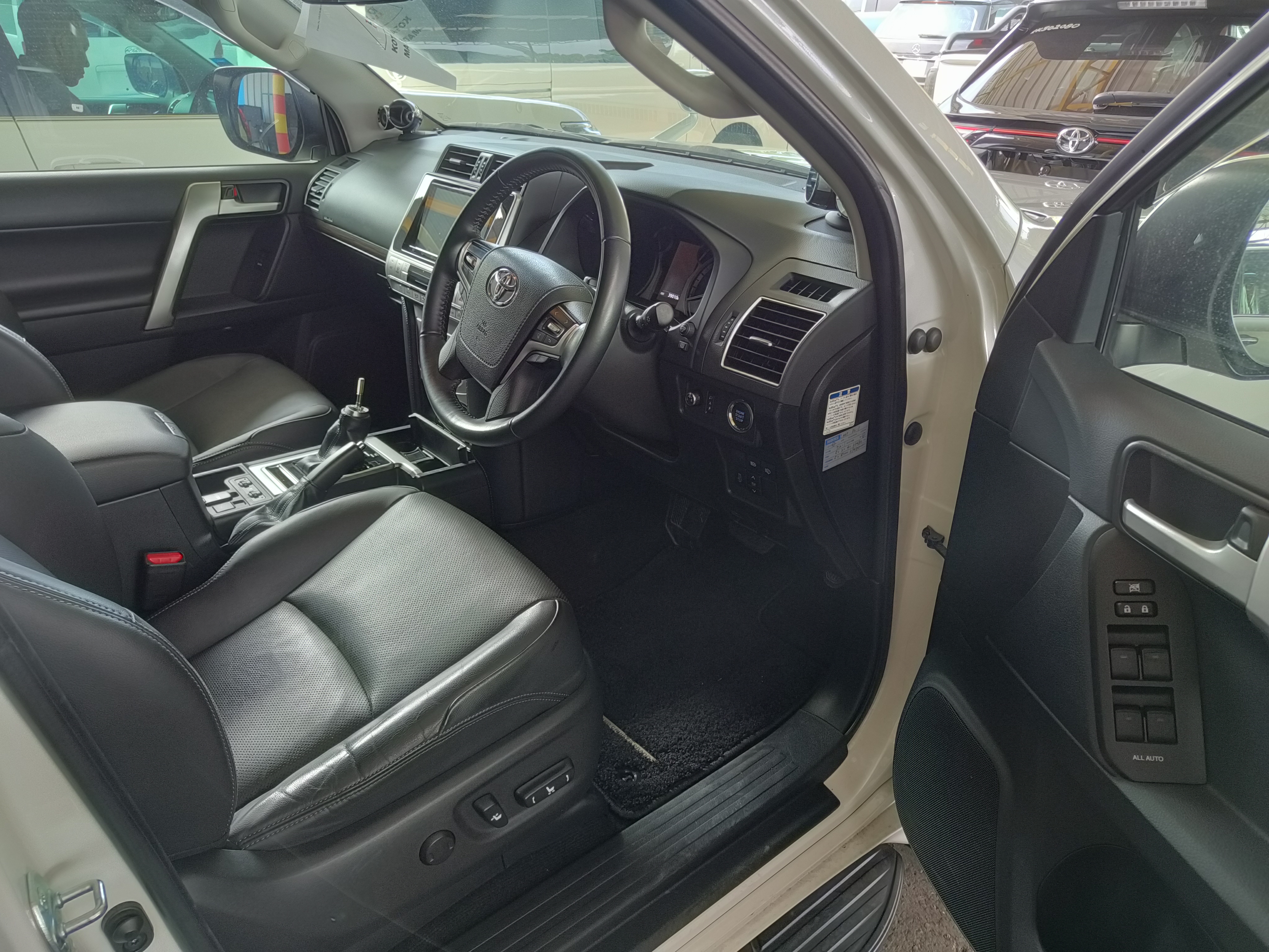 TOYOTA "LC PRADO 2.8D (2ND GEN) 2754 6TIP TX-L 7 SEATER 39XXXKM" — view 3