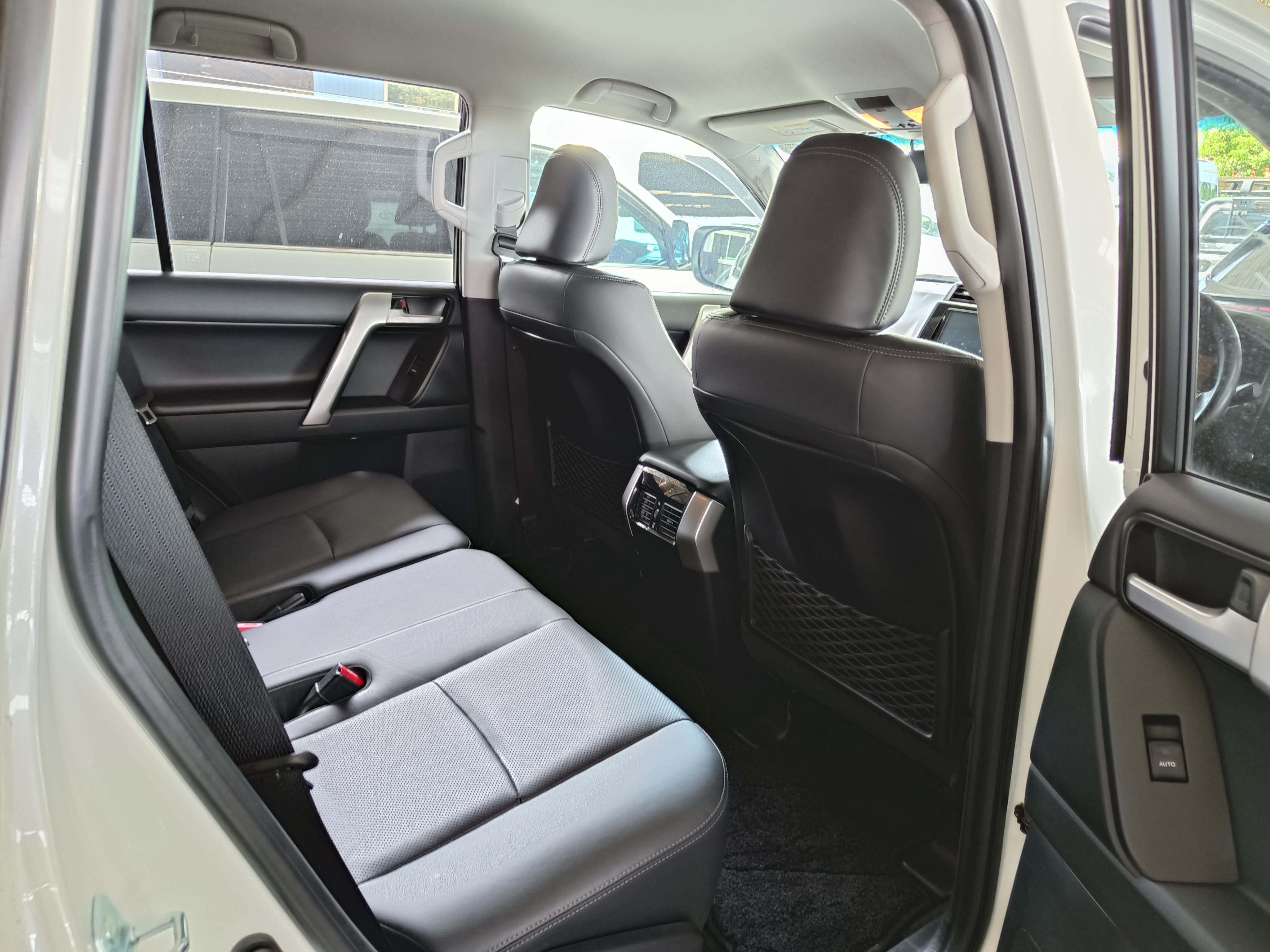 TOYOTA "LC PRADO 2.8D (2ND GEN) 2754 6TIP TX-L 7 SEATER 39XXXKM" — view 4