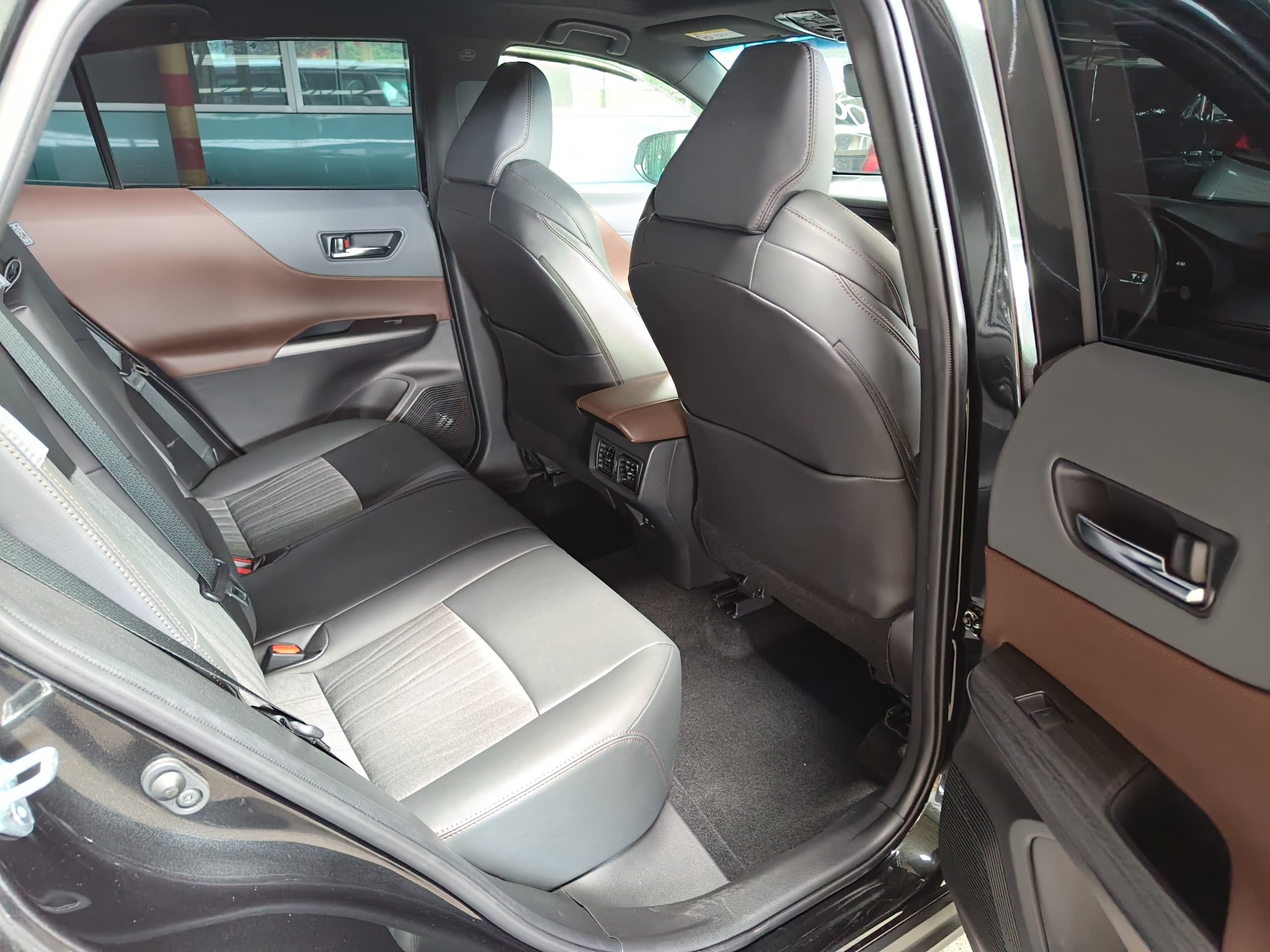 TOYOTA "HARRIER 2.0Z NEW MODEL 1986 10TIP 5S CVT 45732KM" — view 5
