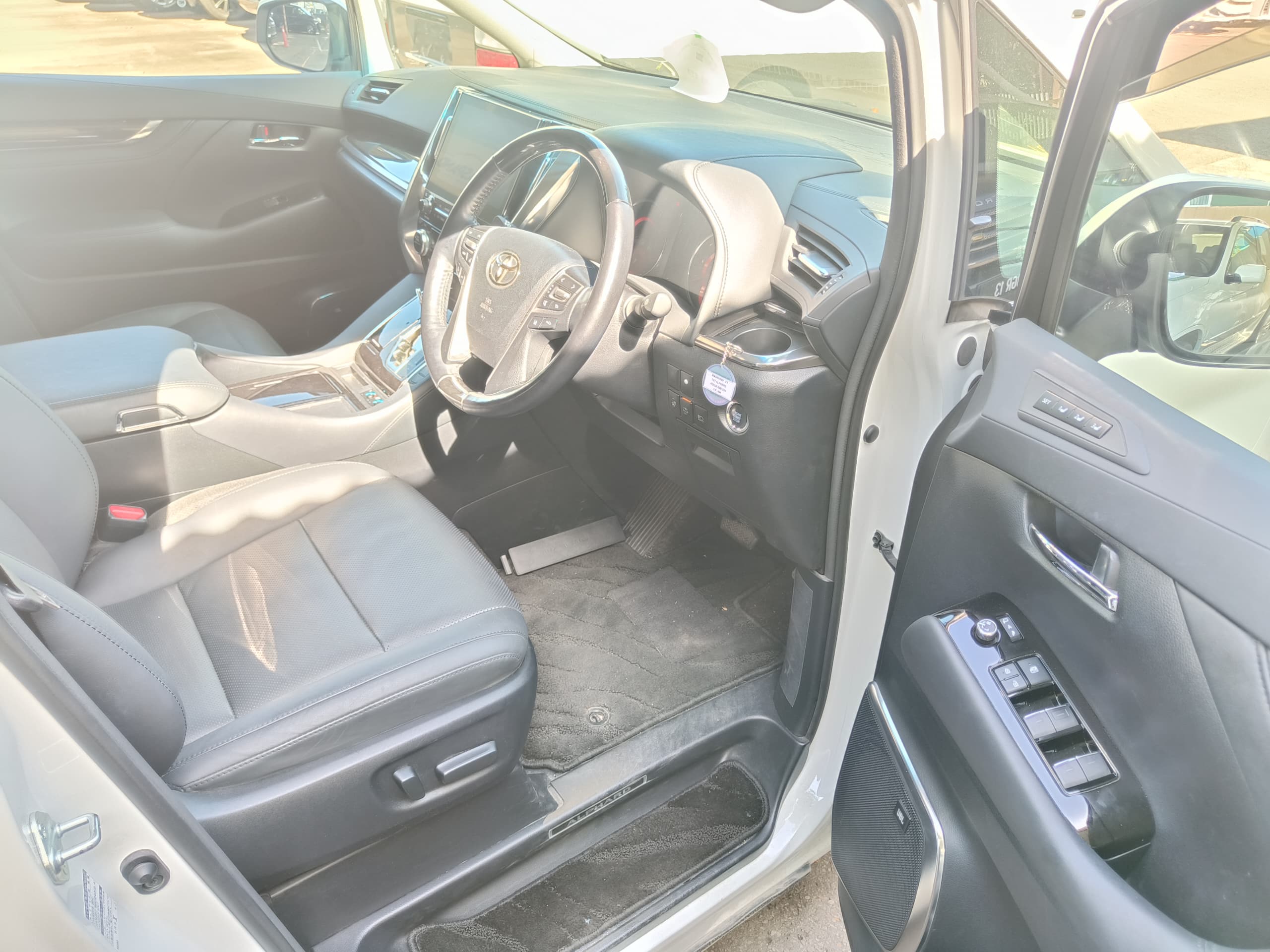 TOYOTA "ALPHARD 2.5 (3BA) S C PACKAGE 2493 7TIP-CVT 7'S 32458KM" — view 3
