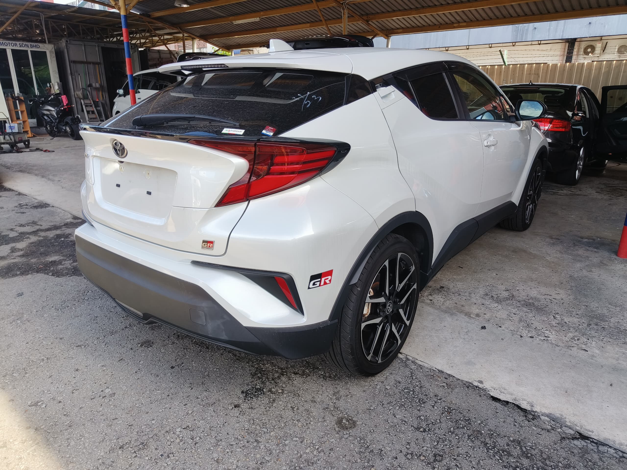 TOYOTA "C-HR 1.2 ST GR SPORT 1196 5AT CVT 20690KM" — view 2