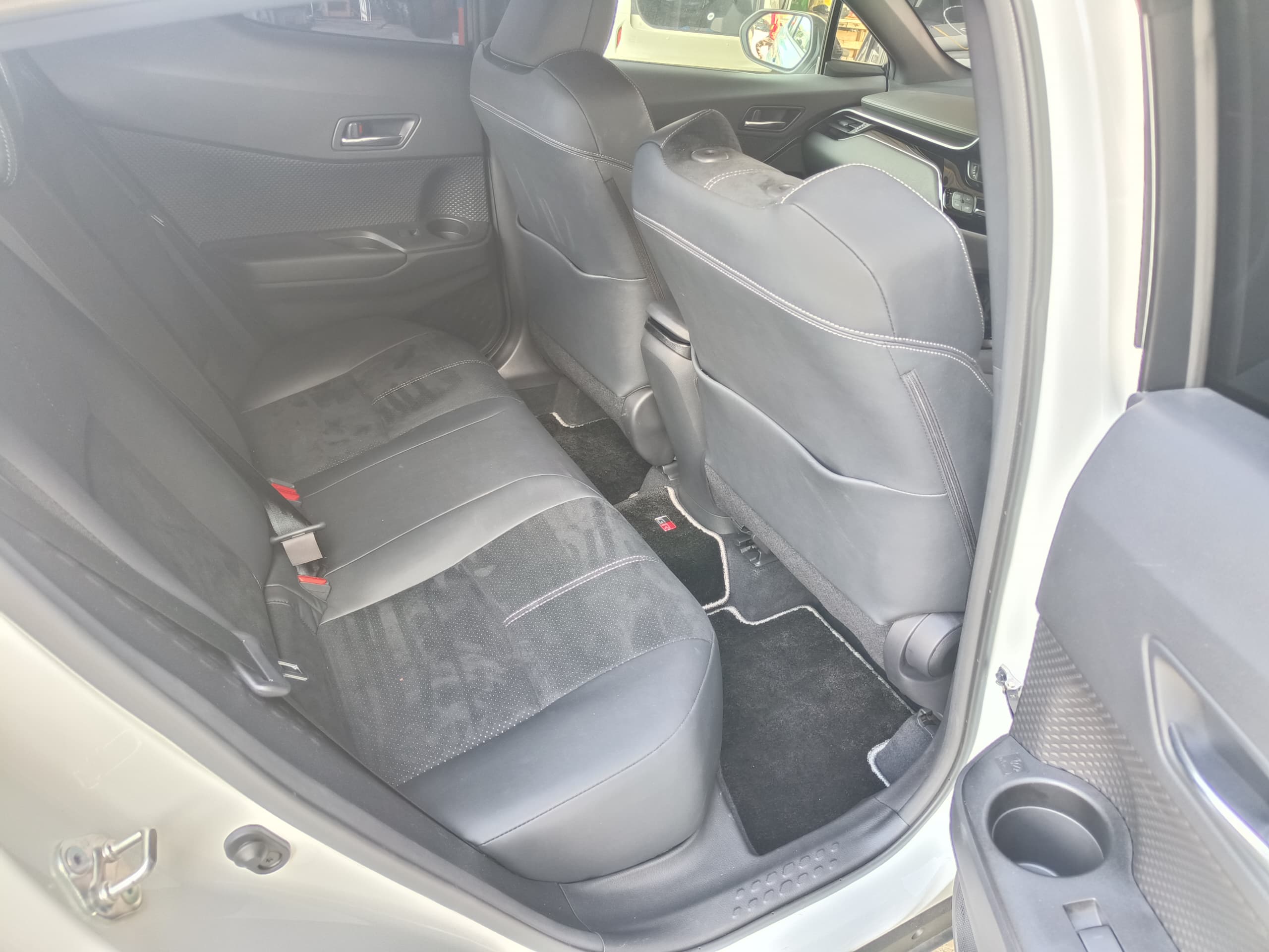 TOYOTA "C-HR 1.2 ST GR SPORT 1196 5AT CVT 20690KM" — view 4