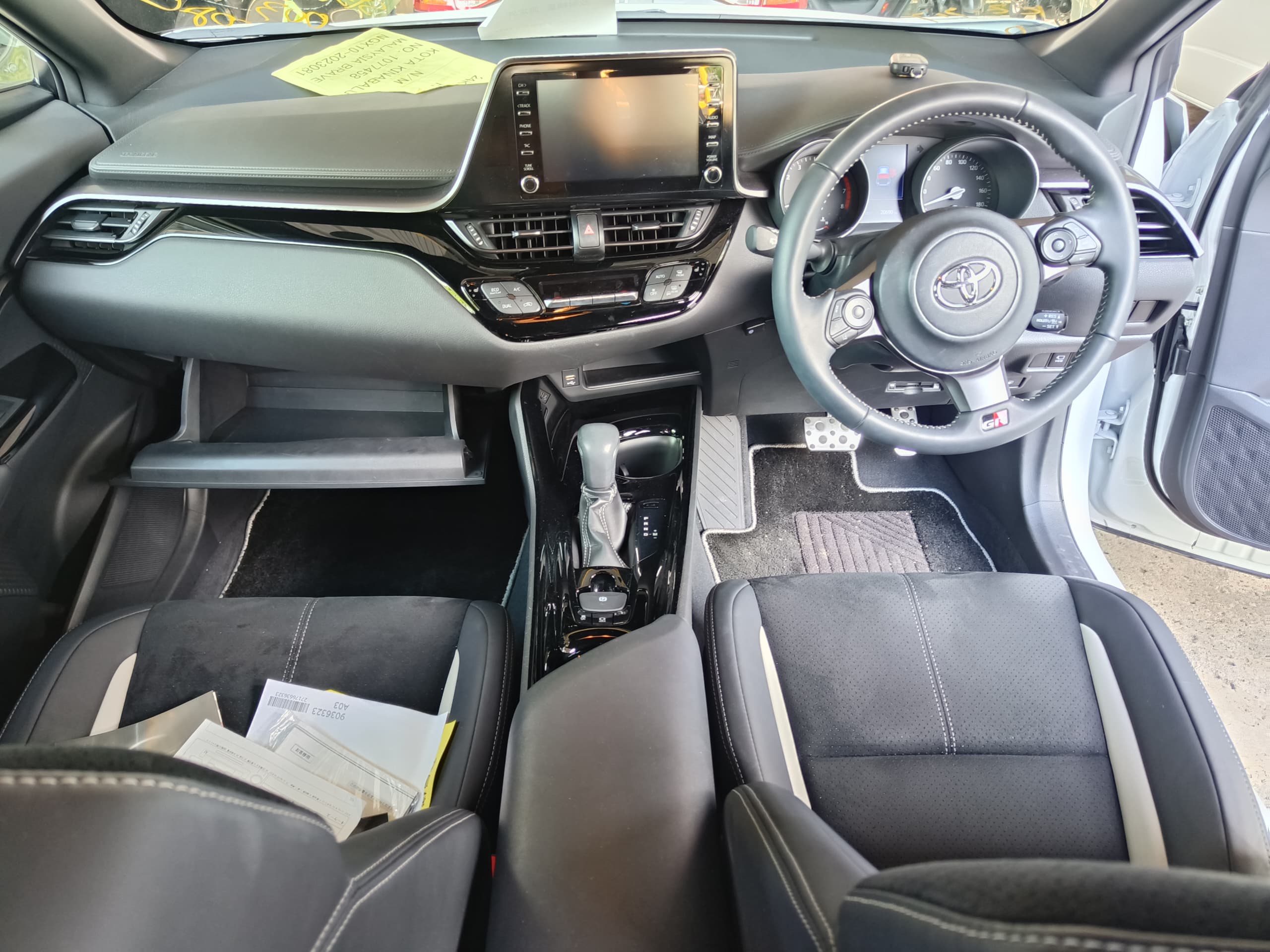 TOYOTA "C-HR 1.2 ST GR SPORT 1196 5AT CVT 20690KM" — view 5