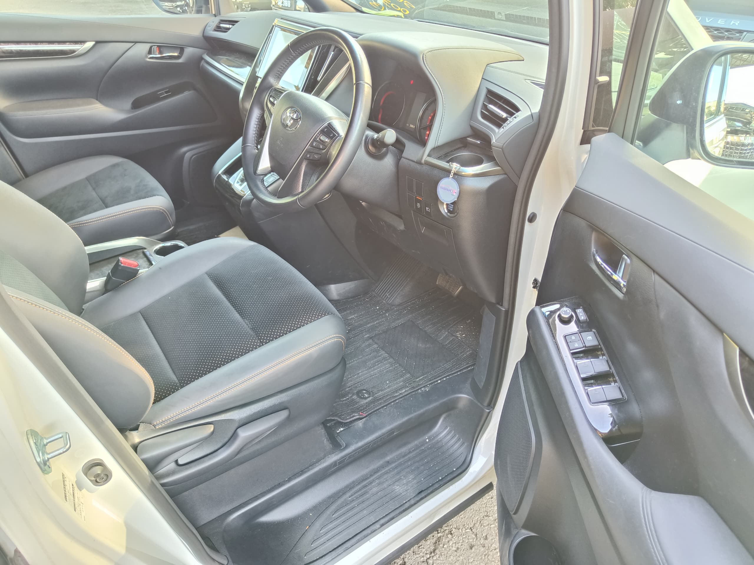 TOYOTA "ALPHARD 2.5 (3BA) S TYPE GOLD 2493 7TIP-CVT 7S 50610KM" — view 3