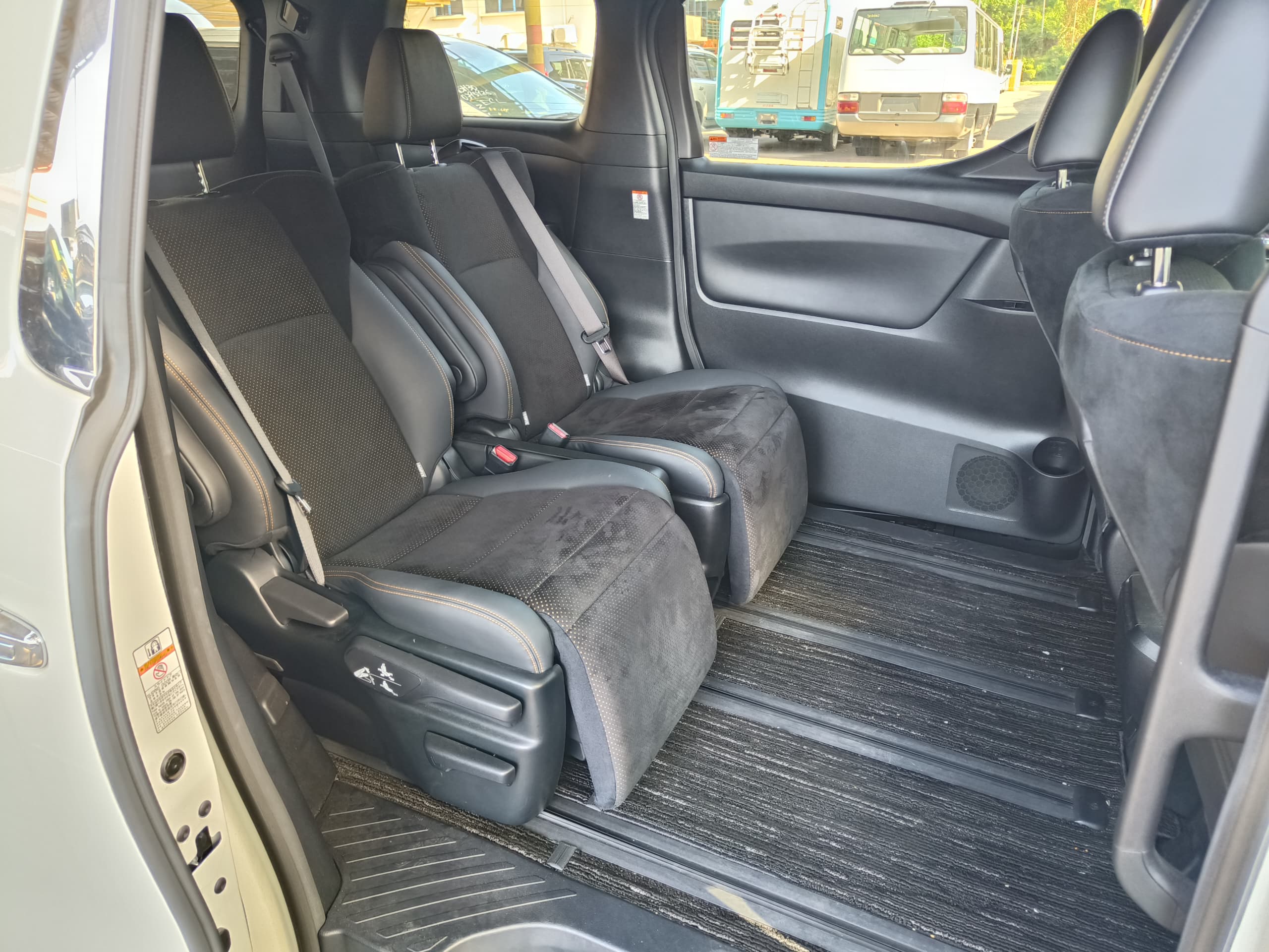 TOYOTA "ALPHARD 2.5 (3BA) S TYPE GOLD 2493 7TIP-CVT 7S 50610KM" — view 4