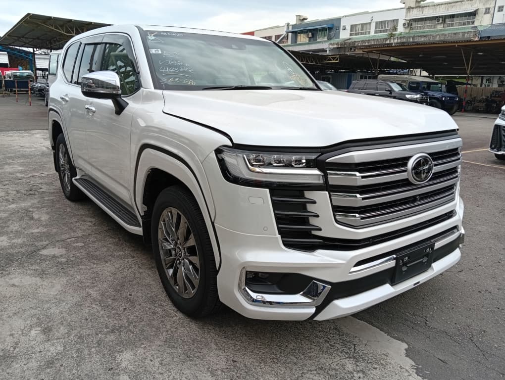 TOYOTA "LAND CRUISER LC300 3.5P ZX 3444 10AT 7 SEATER 13655KM " — view 1