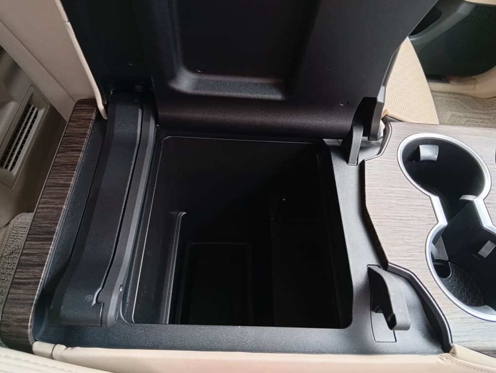 TOYOTA "LAND CRUISER LC300 3.5P ZX 3444 10AT 7 SEATER 13655KM " — view 6