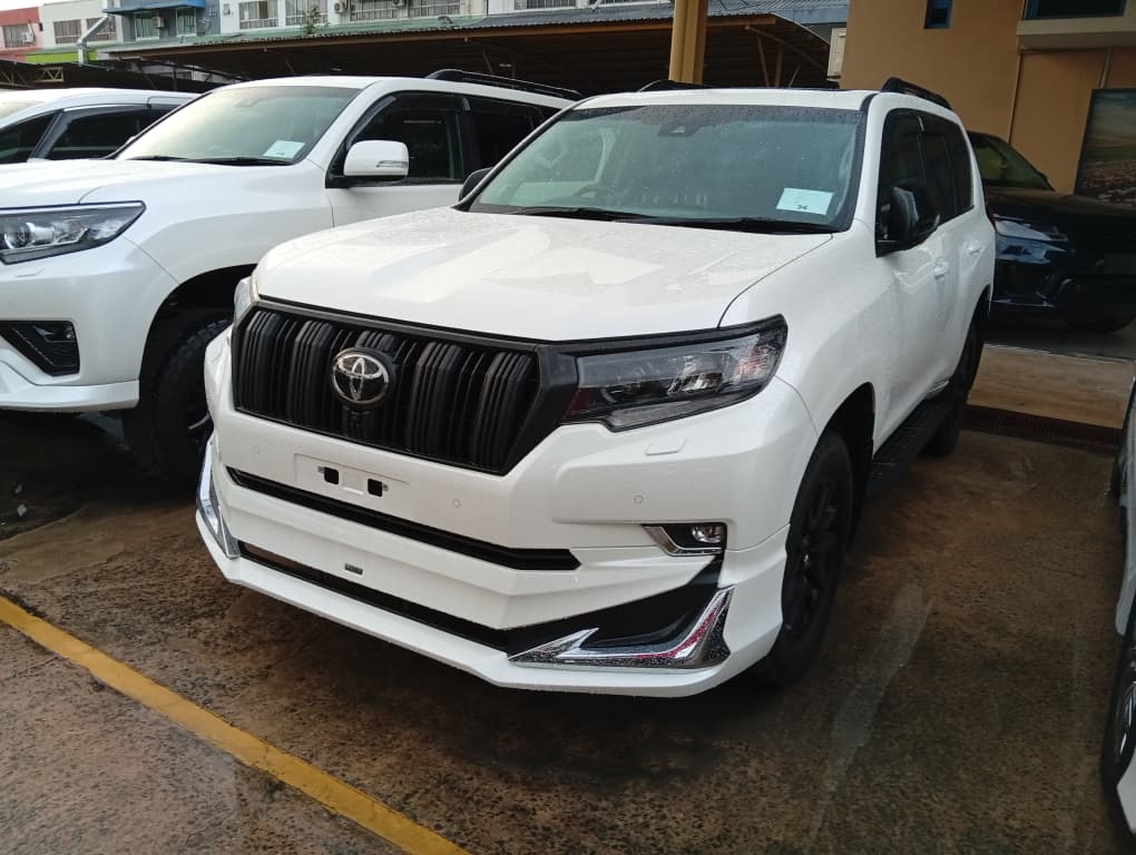 TOYOTA "LC PRADO 2.8D TX-L 7' S 2754 6AT 29290 KM " — view 1
