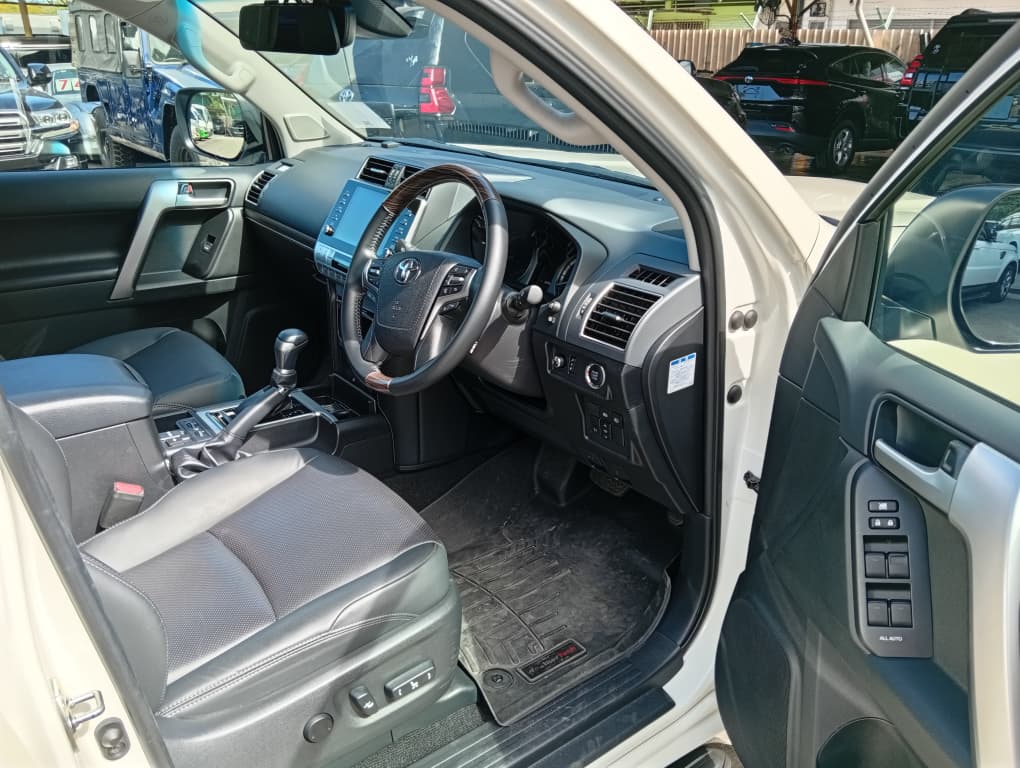 TOYOTA "LC PRADO 2.8D TX-L 7' S 2754 6AT 29290 KM " — view 3