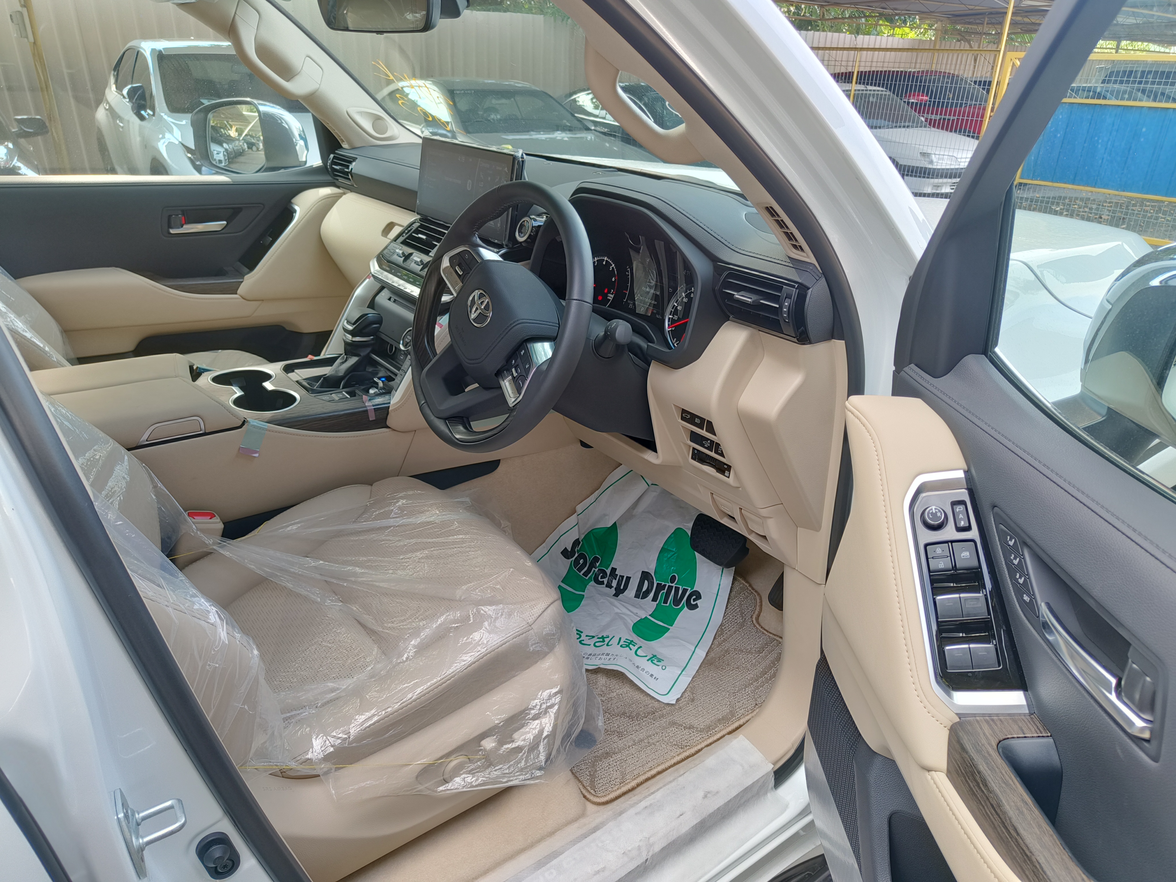 TOYOTA "LAND CRUISER LC300 3.5P (LATEST) ZX 3444 10AT 7 SEATER 15521KM " — view 3